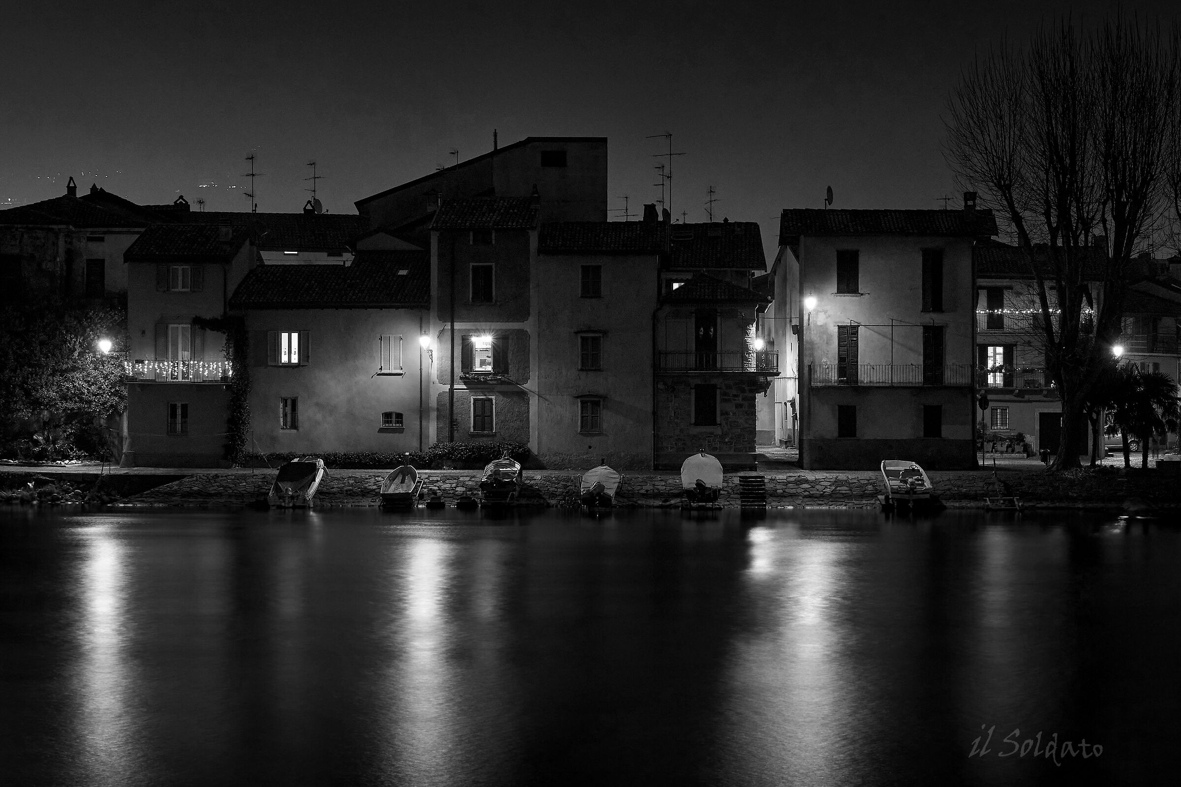 Houses of Pescarenico...