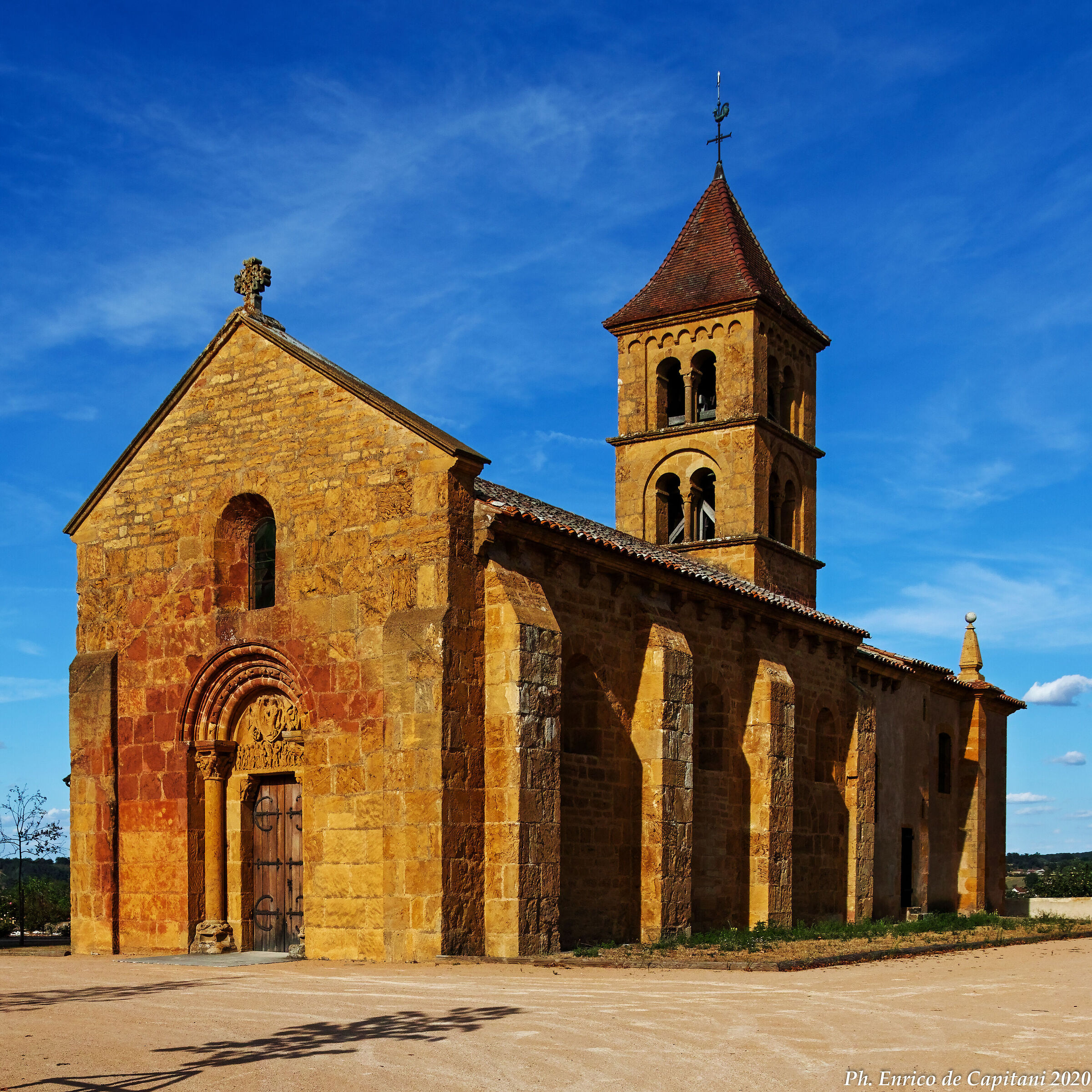 The Romanesque church of Montceaux-l'Etoile...