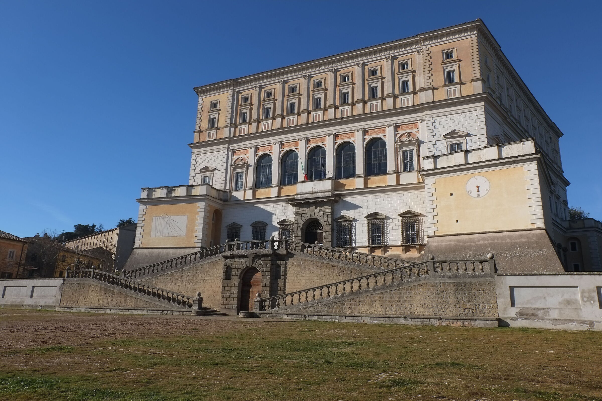 Capriola Palazzo Farnese...