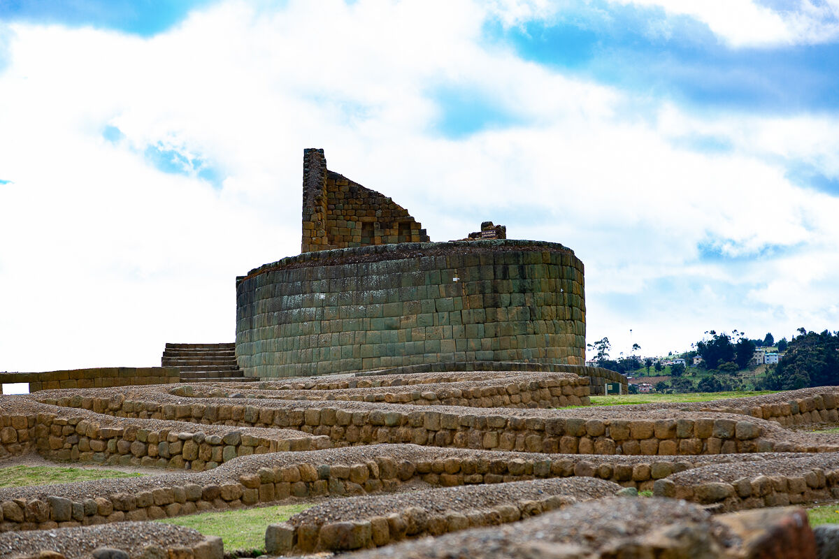 ... altar of the sacrifices civilized Inca ........