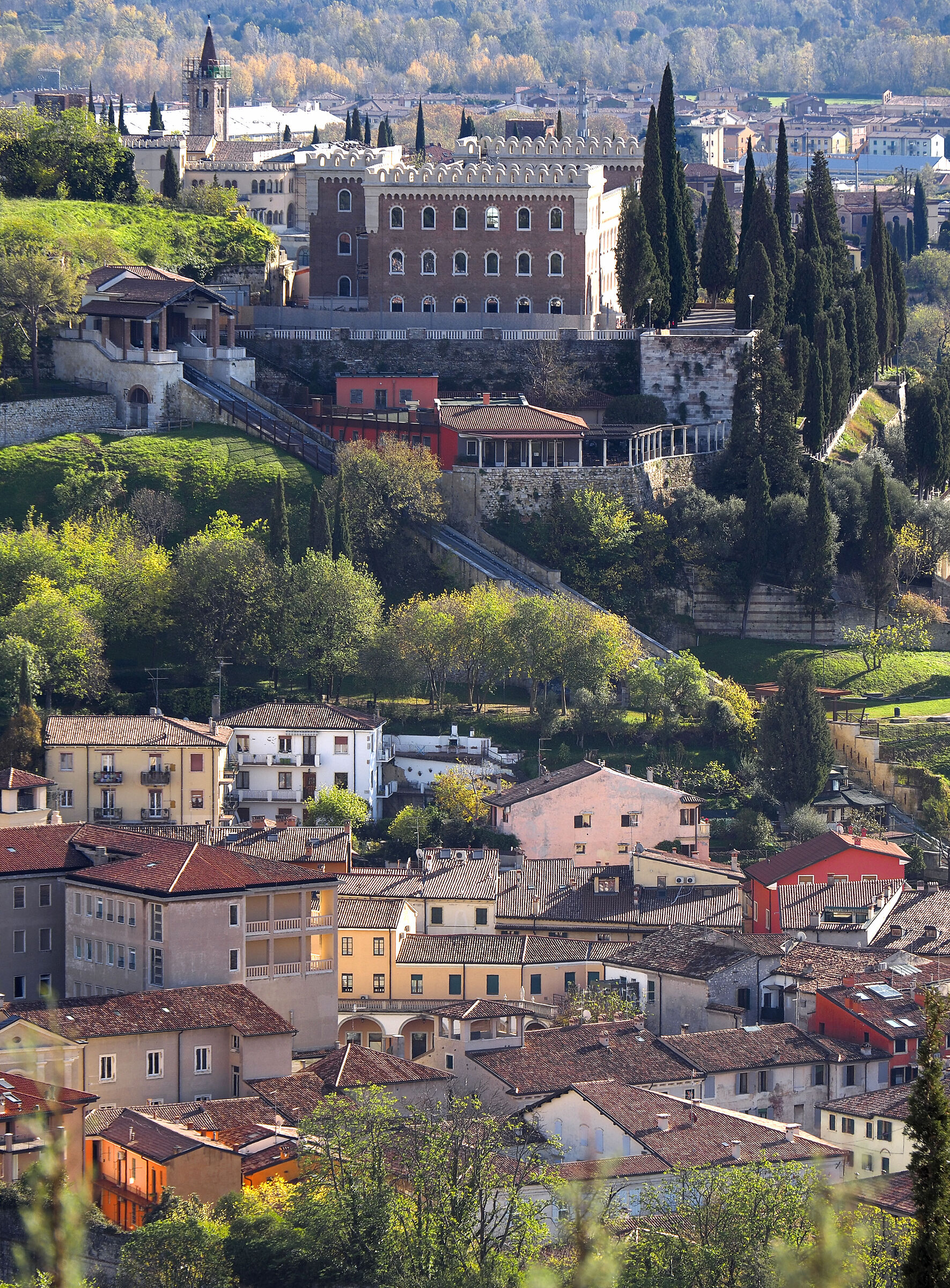 Castel San Pietro e la sua funicolare-Verona...
