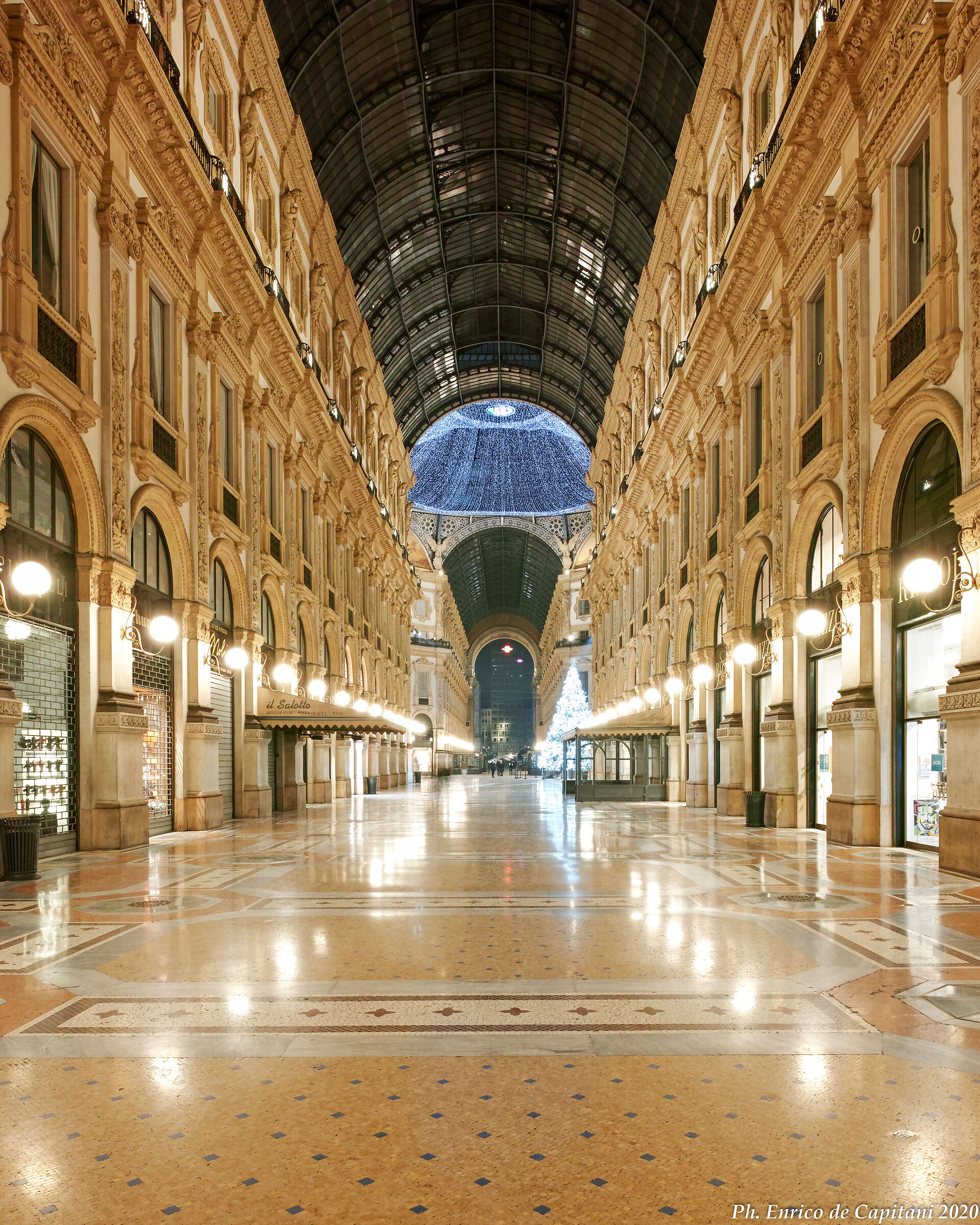 Galleria Vittorio Emanuele II, 31/12 anno covidico 2020...