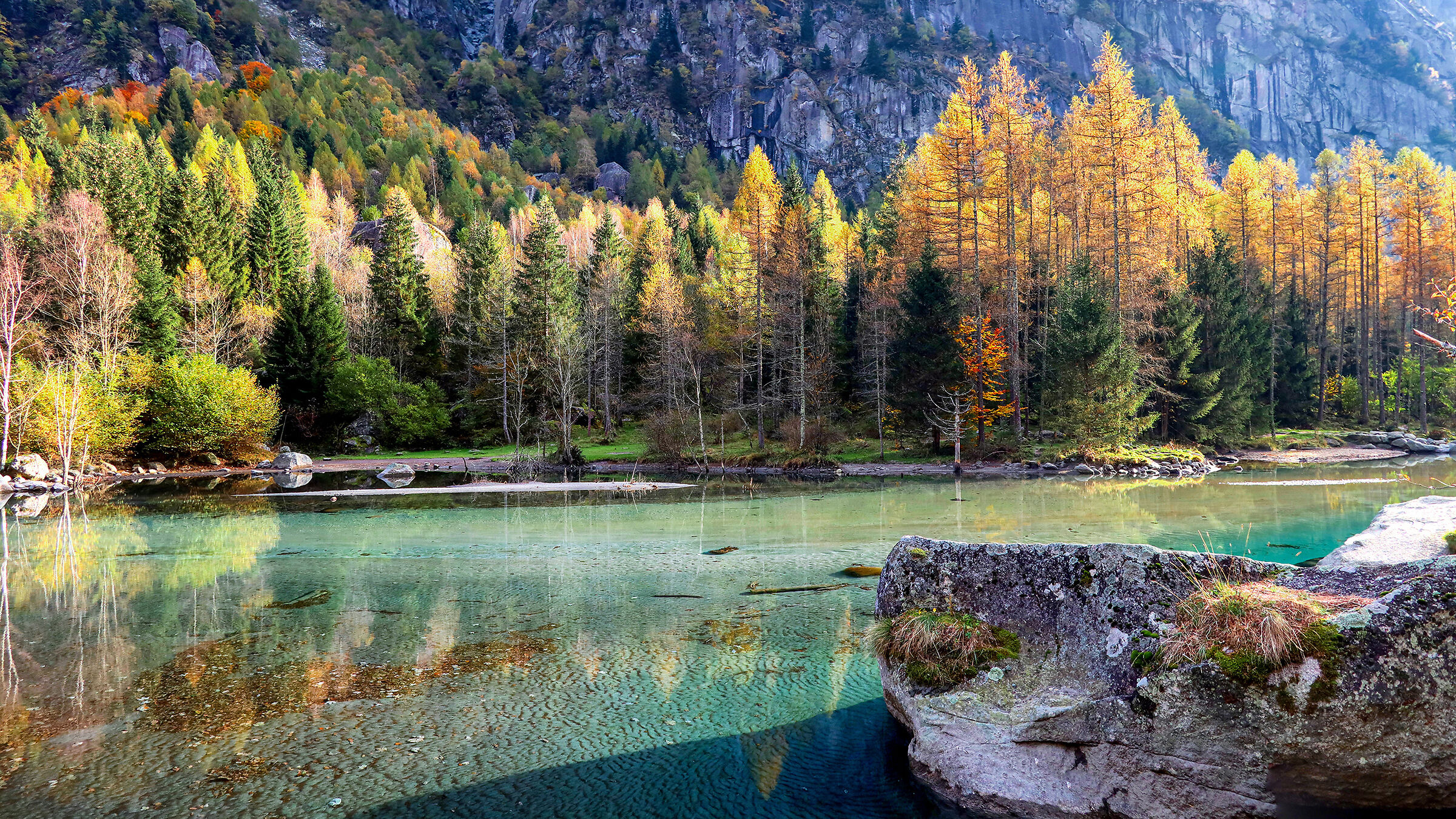 The pond of the Val di Mello...