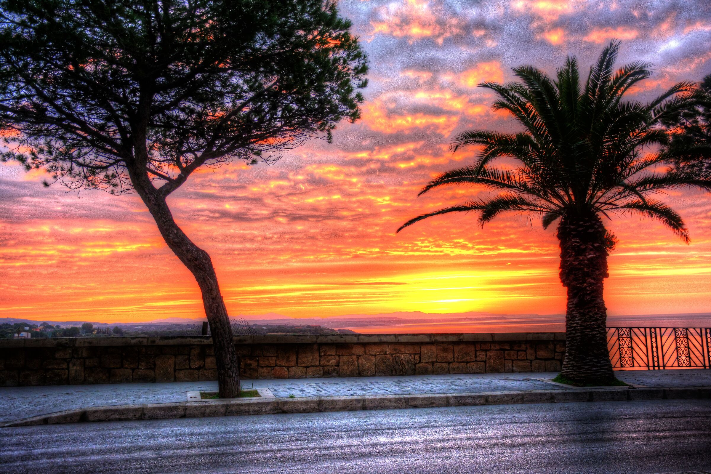 Alba rossa a Sciacca...