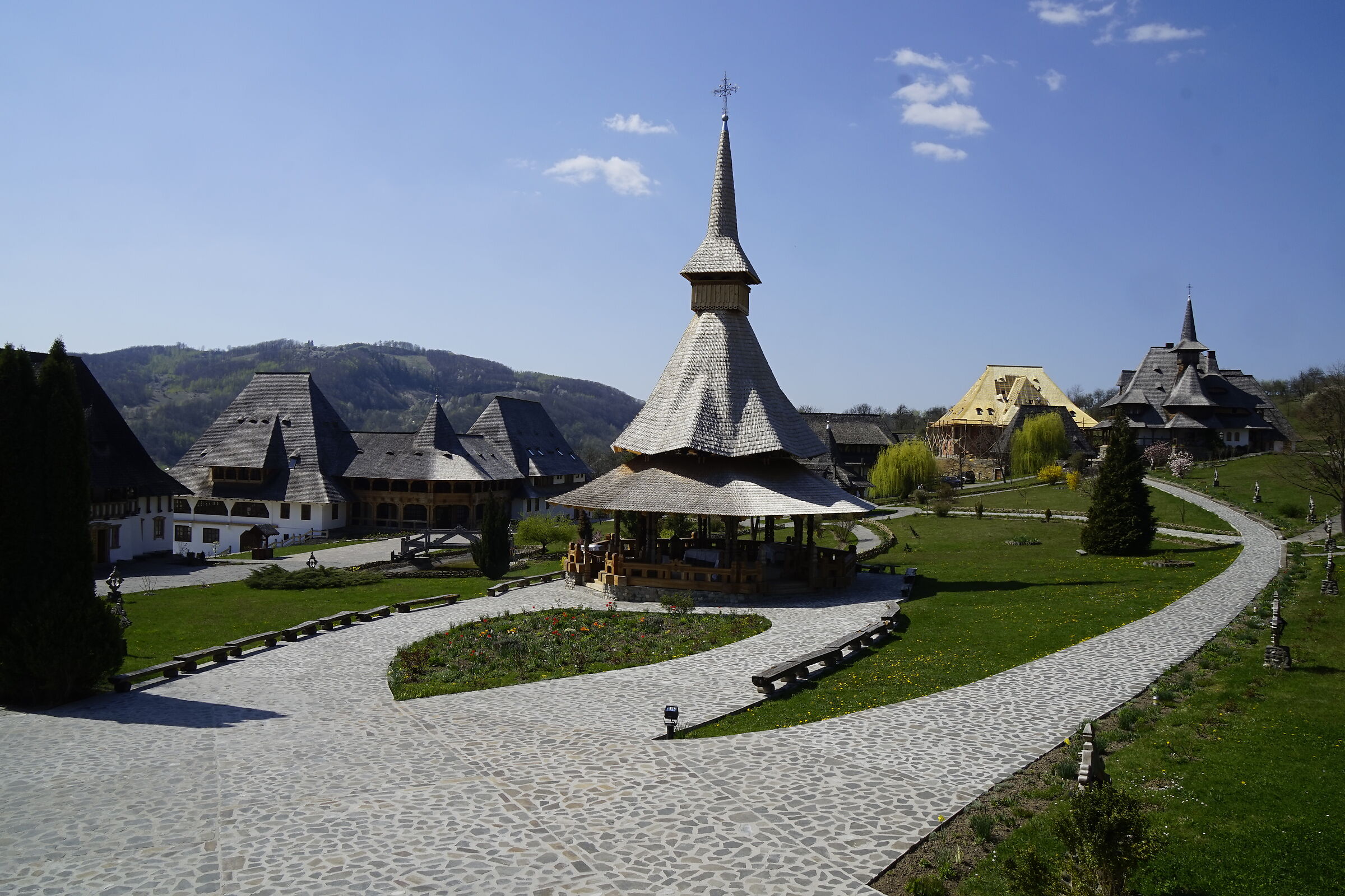 Romania: monastero di Barsana...