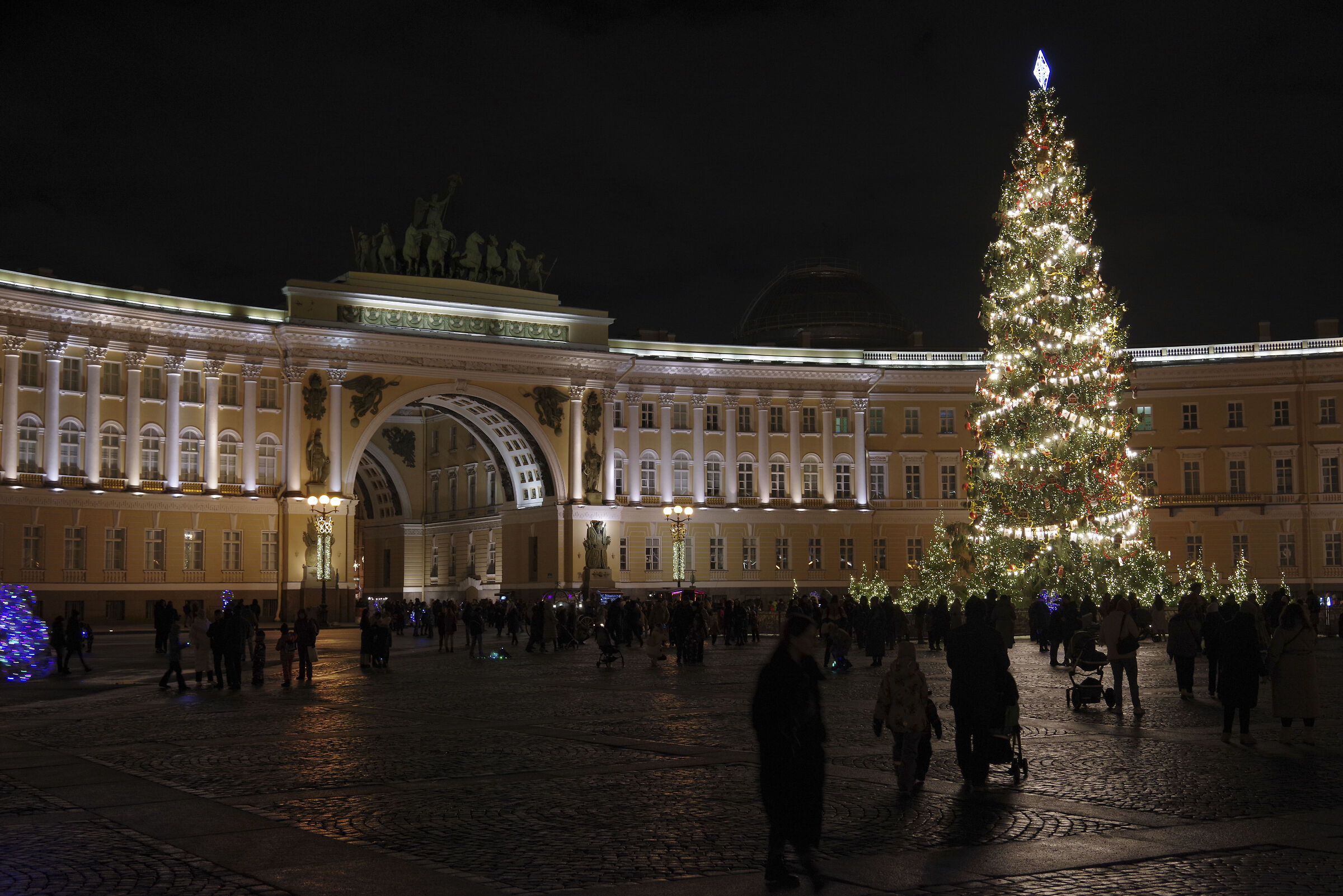 Albero di Natale in Piazza del Palazzo....