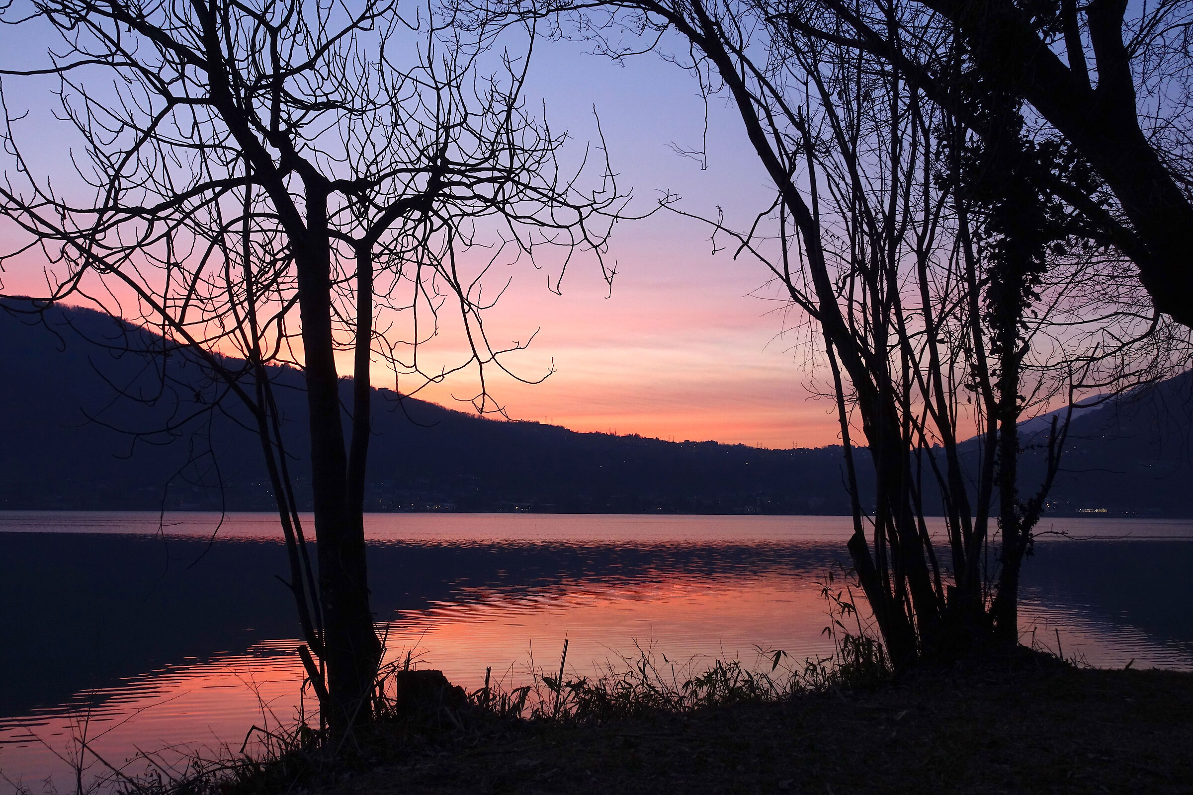Winter sunset on Lake Garlate 2...