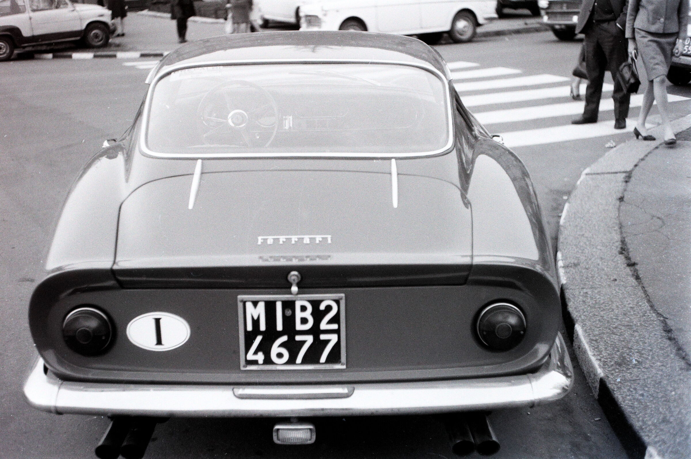 Canonet fotografa Ferrari 275 GTB - Milano 1966...
