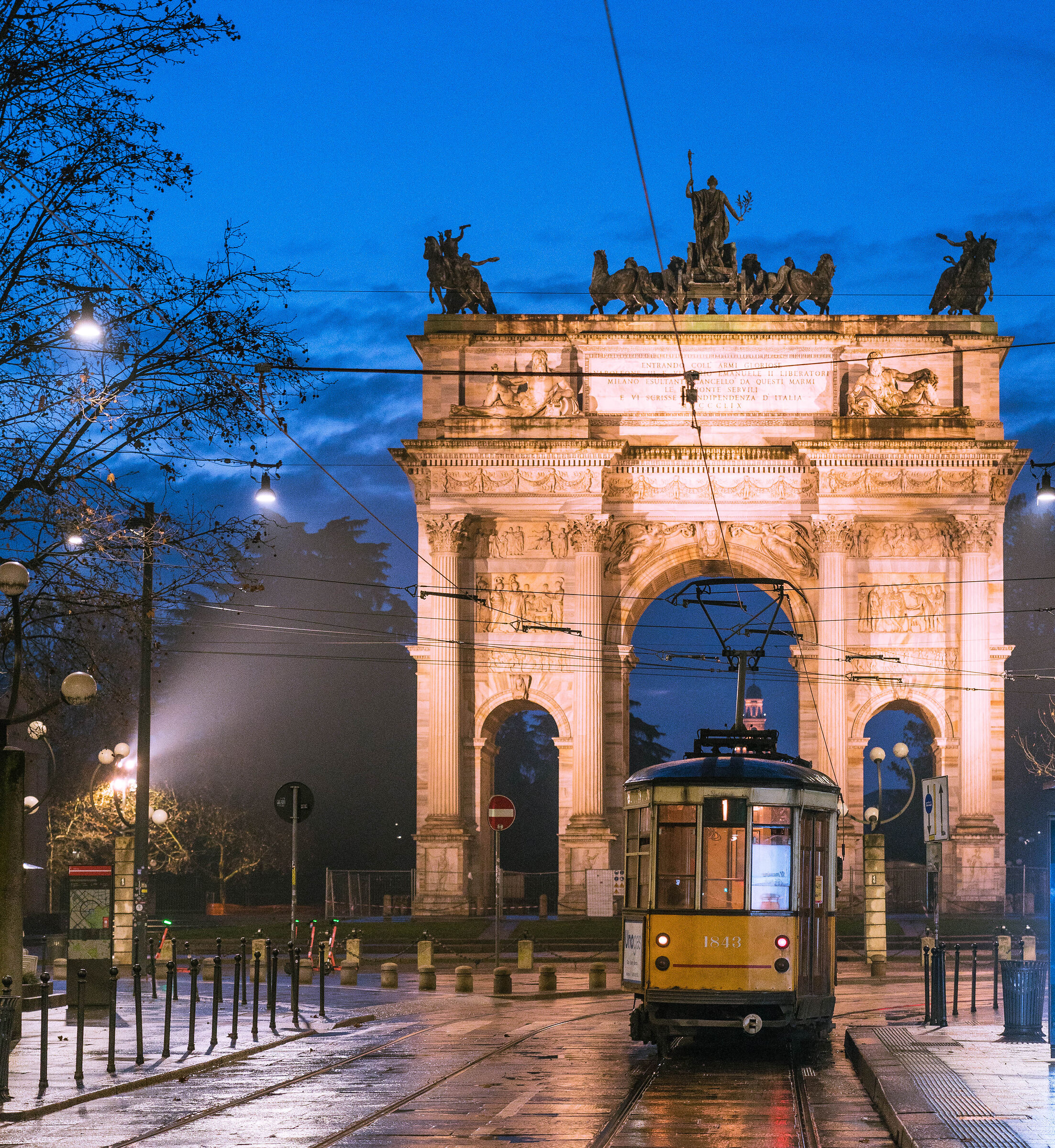 Alba all'Arco della Pace...