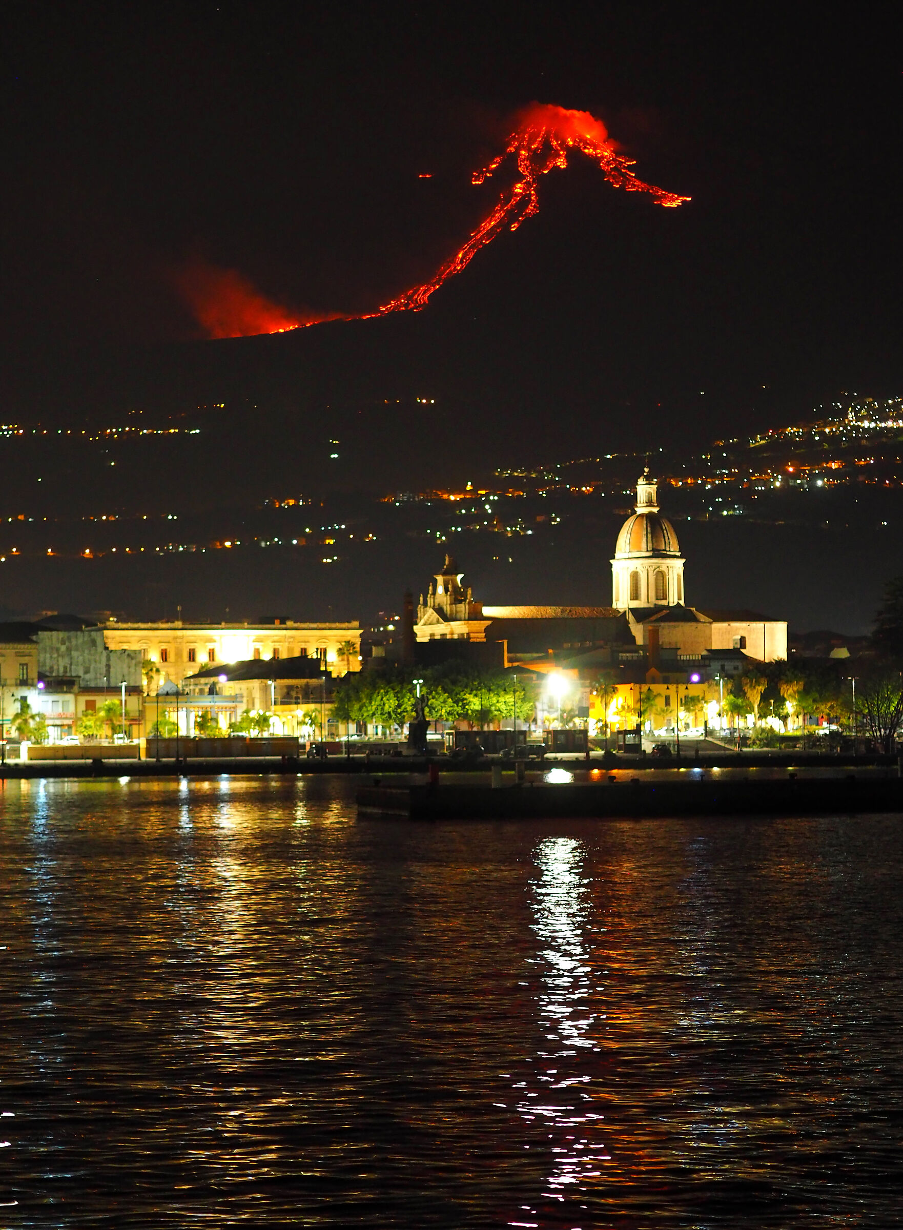Etna-Eruption of the South East Crater of 16-2-2021....