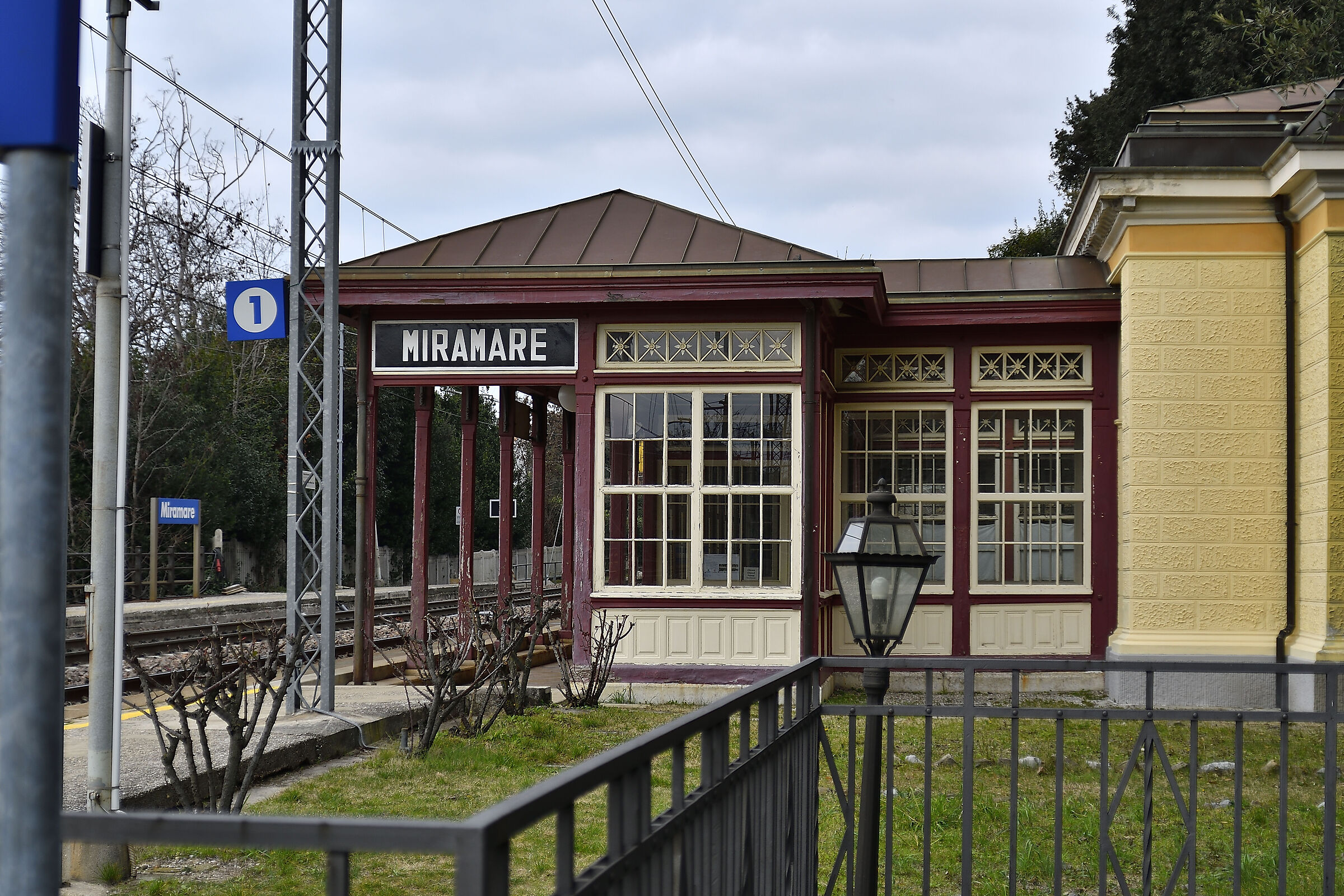 Miramare railway station...