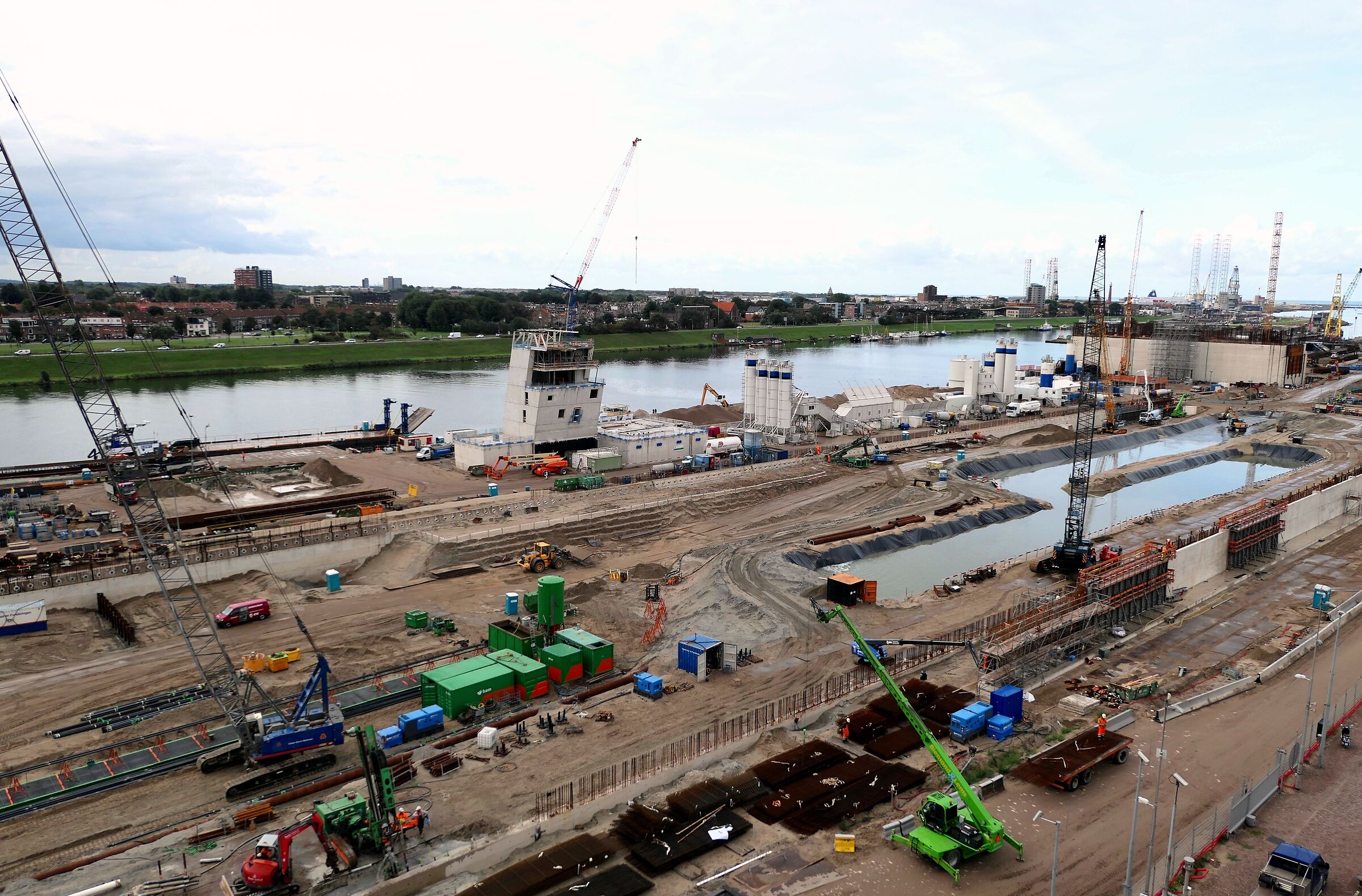 Amsterdam "New port under construction"...