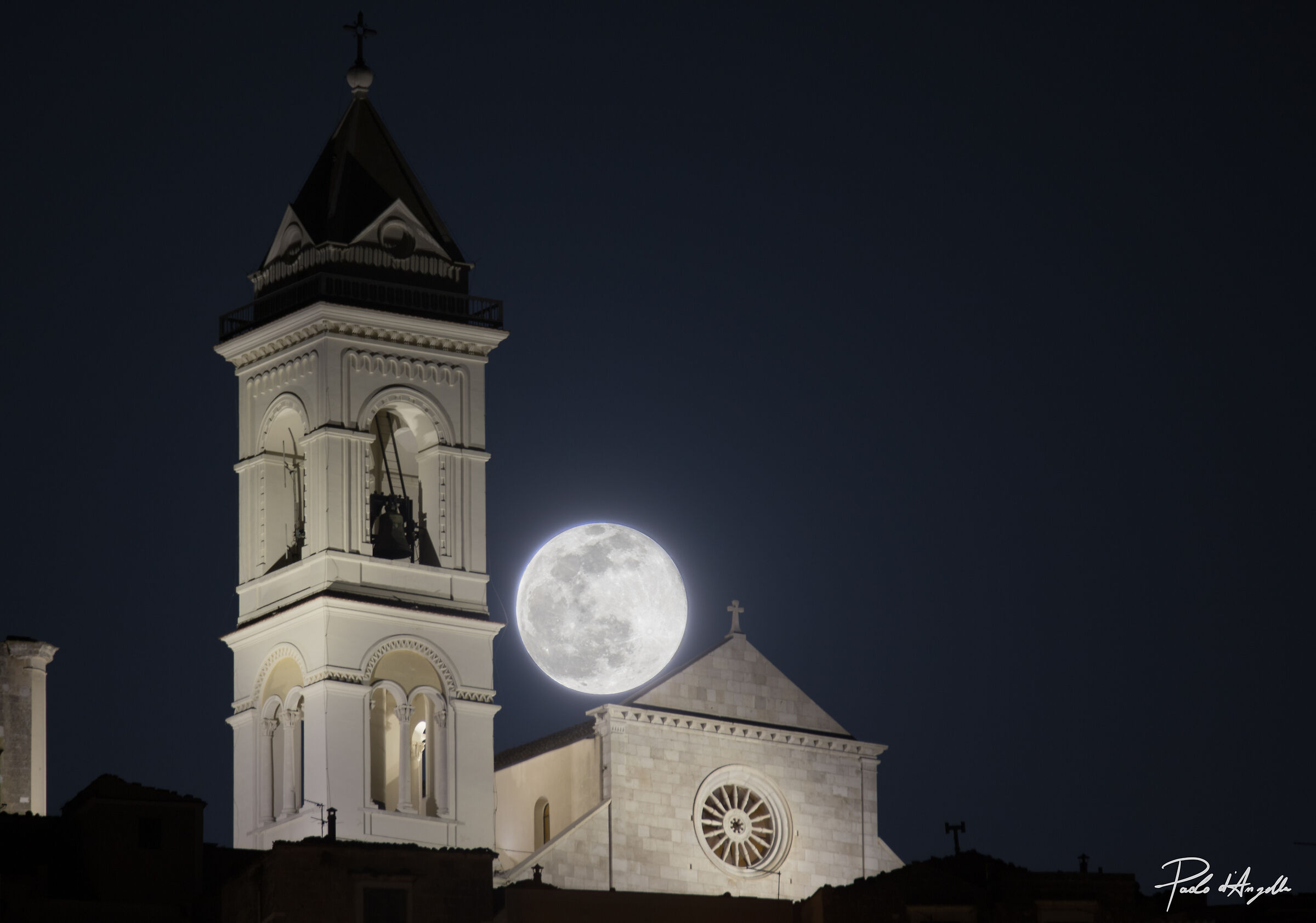 The Moon and minervino cathedral...