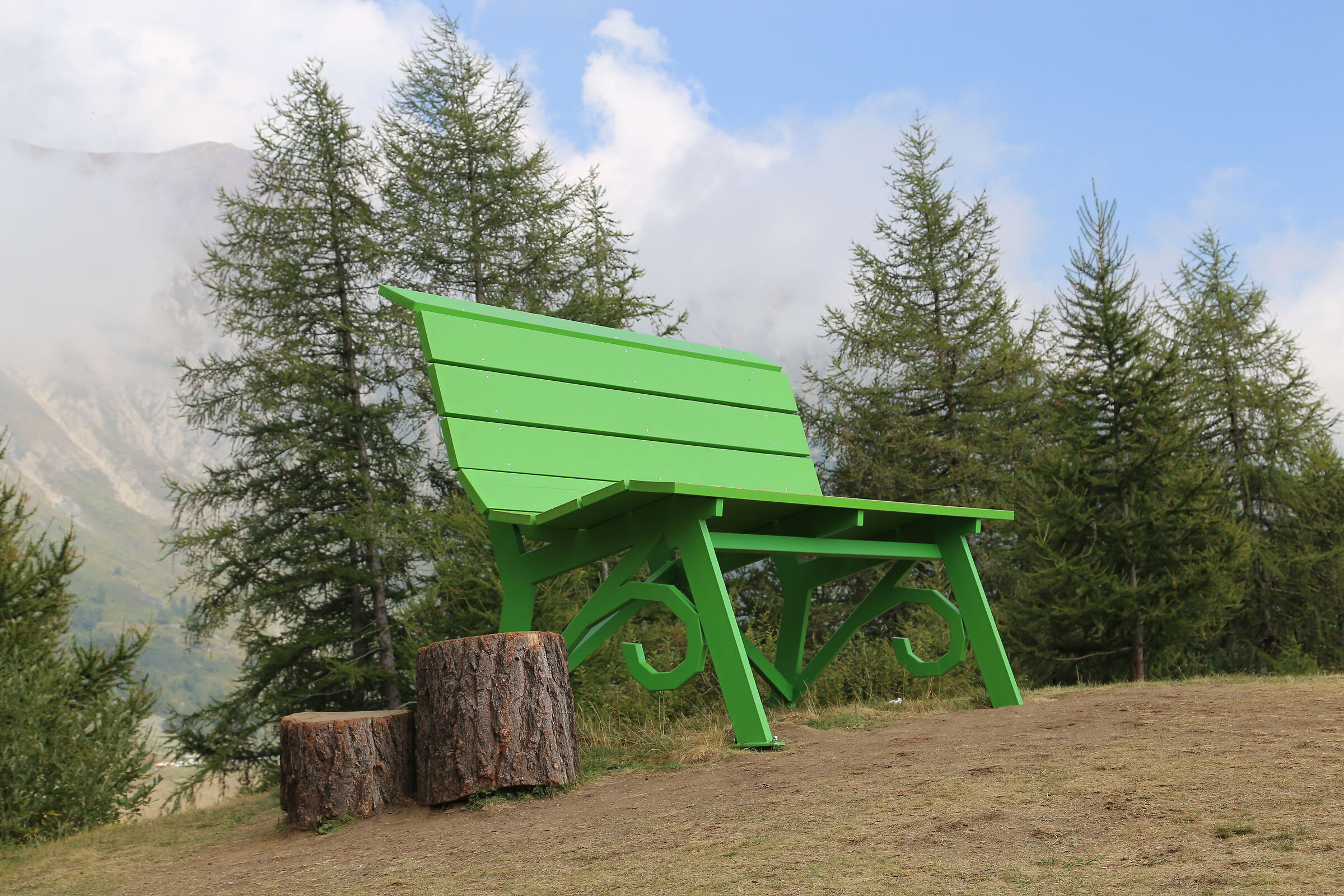 Giant bench - Alpe plain...