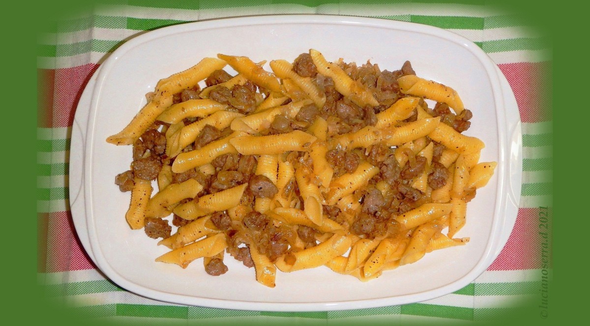 Garganelli seasoned with red onion and sausage...