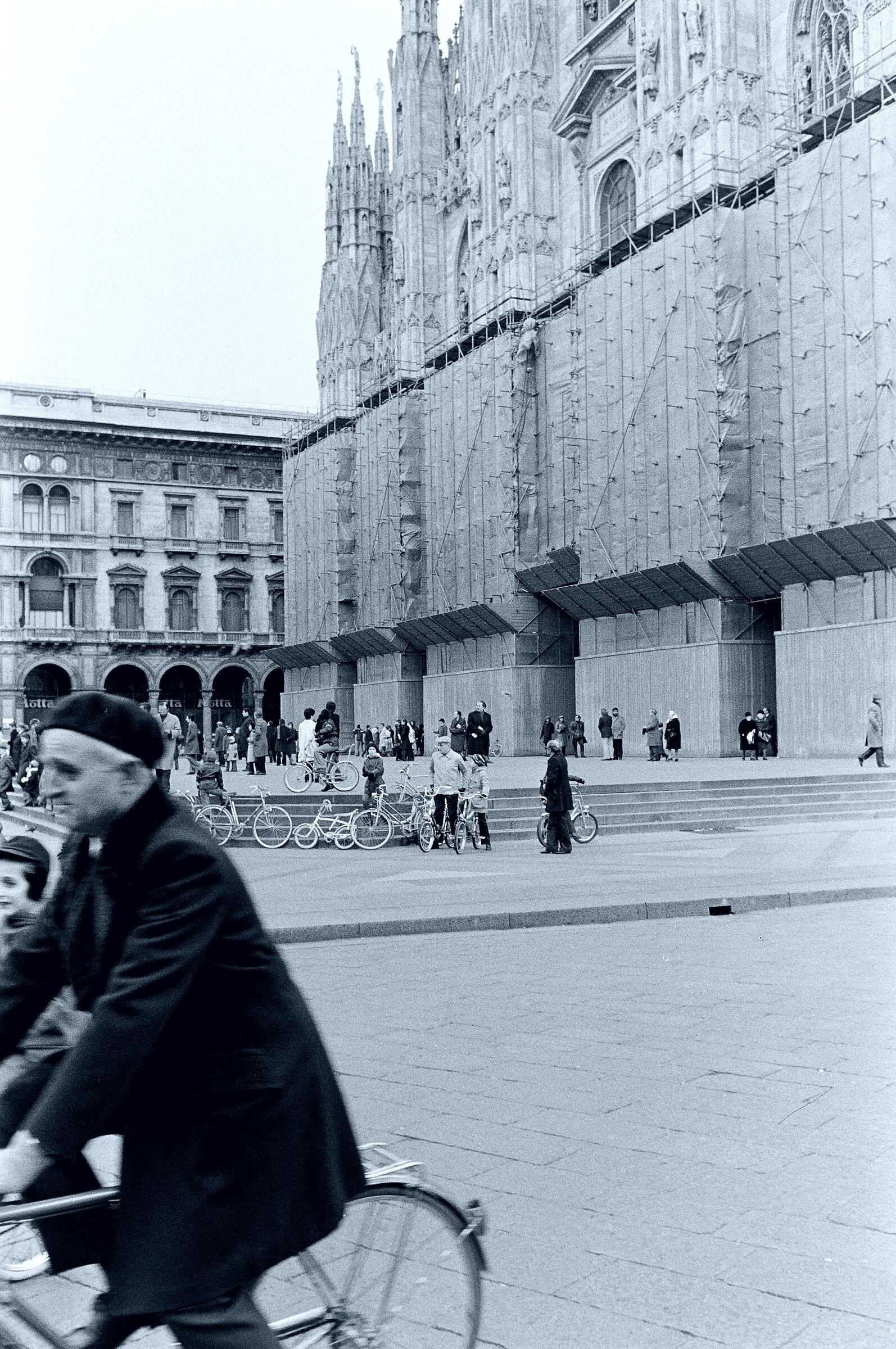 austerity 1973  - milano...