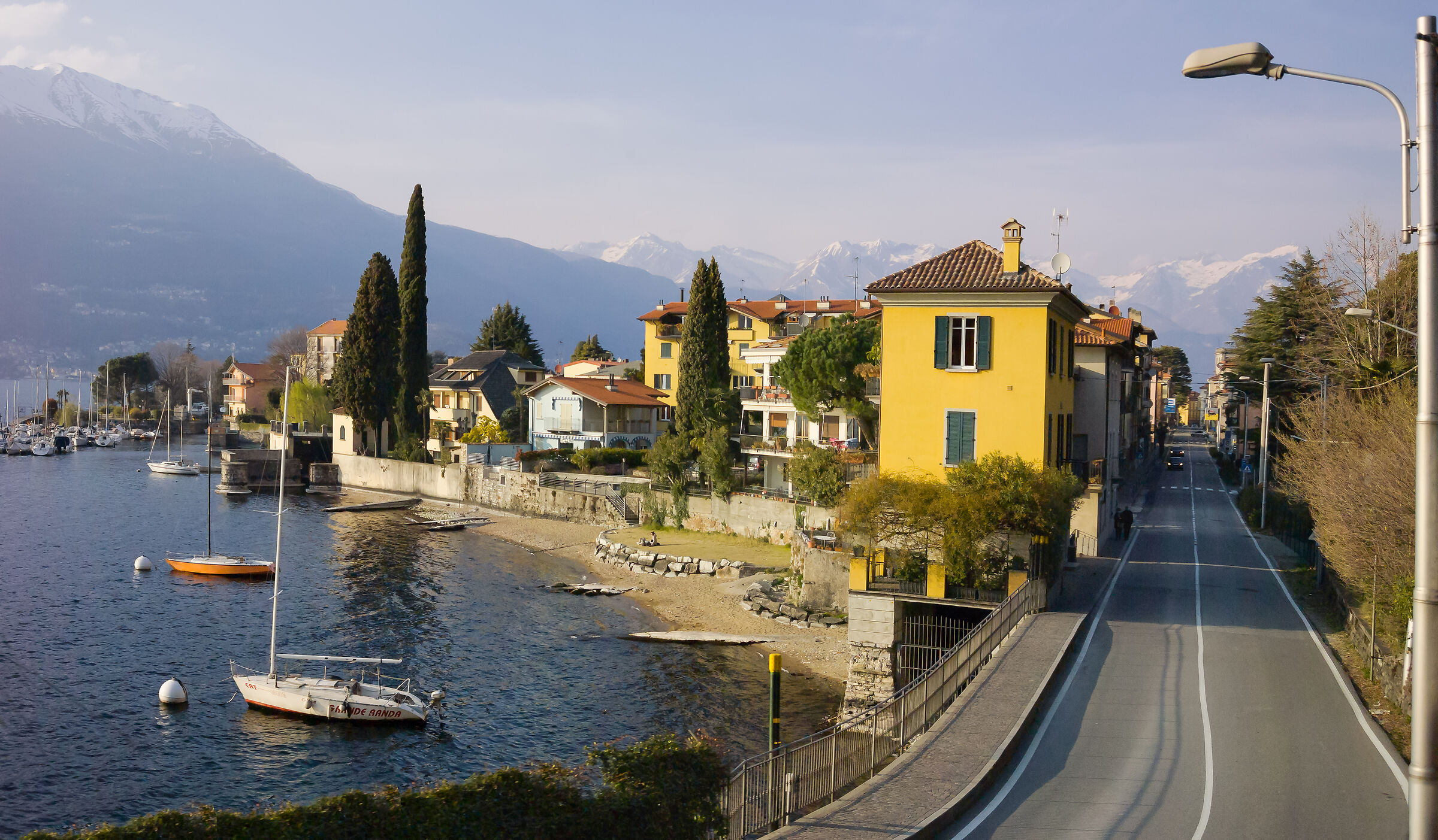 Porticciolo di Bellano - lago di Como...