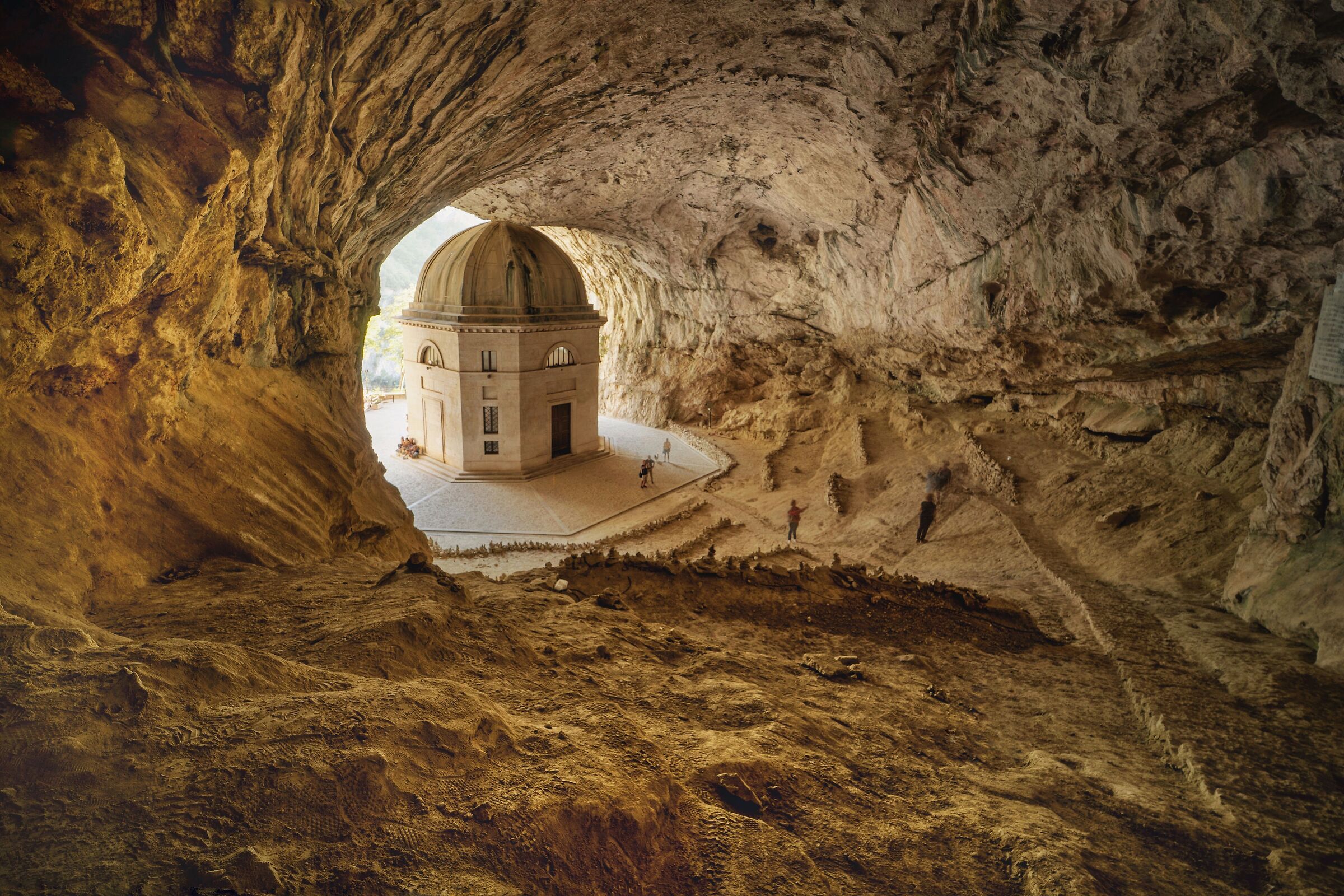 Temple of Valadier ...