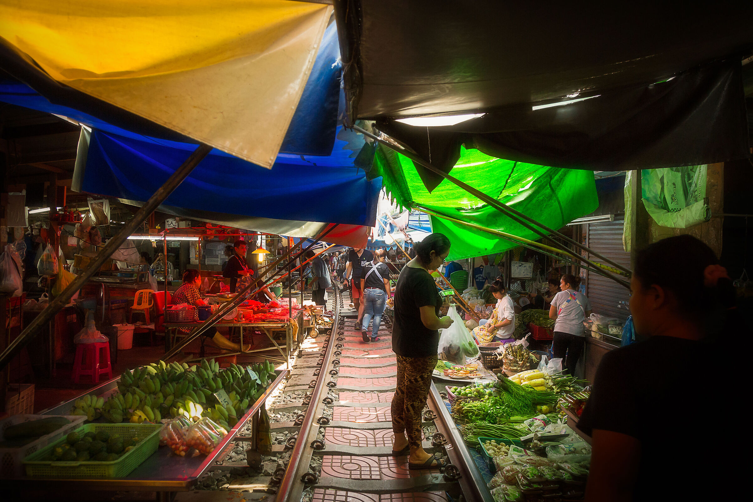 Maeklong Railway Market ...