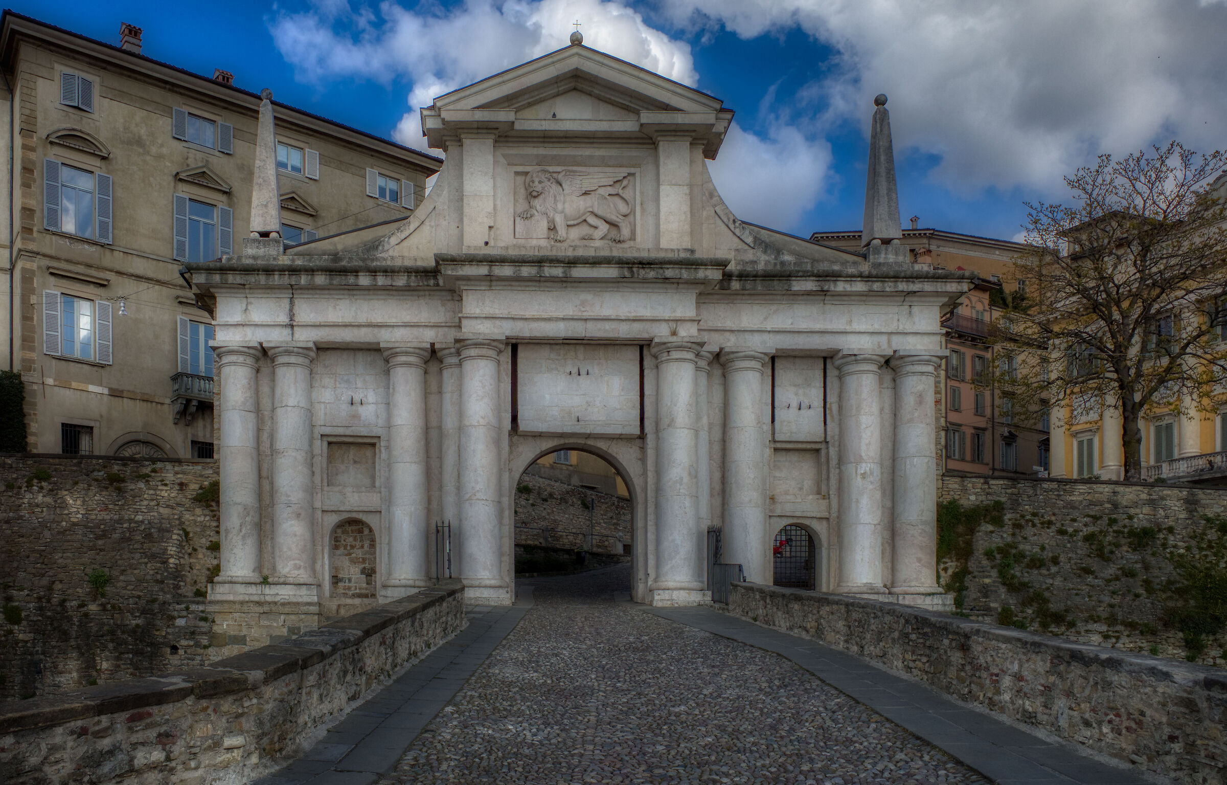 Bergamo, porta S. Giacomo...