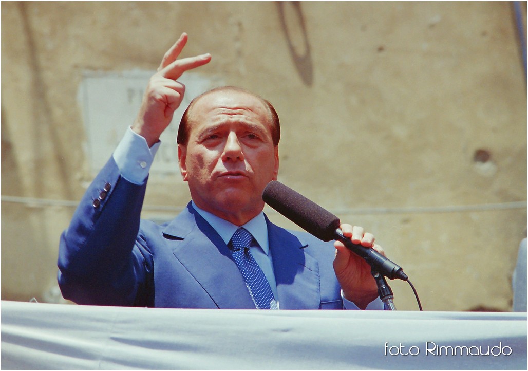 vi prometto  una cosa ,  anzi due (Berlusconi)...
