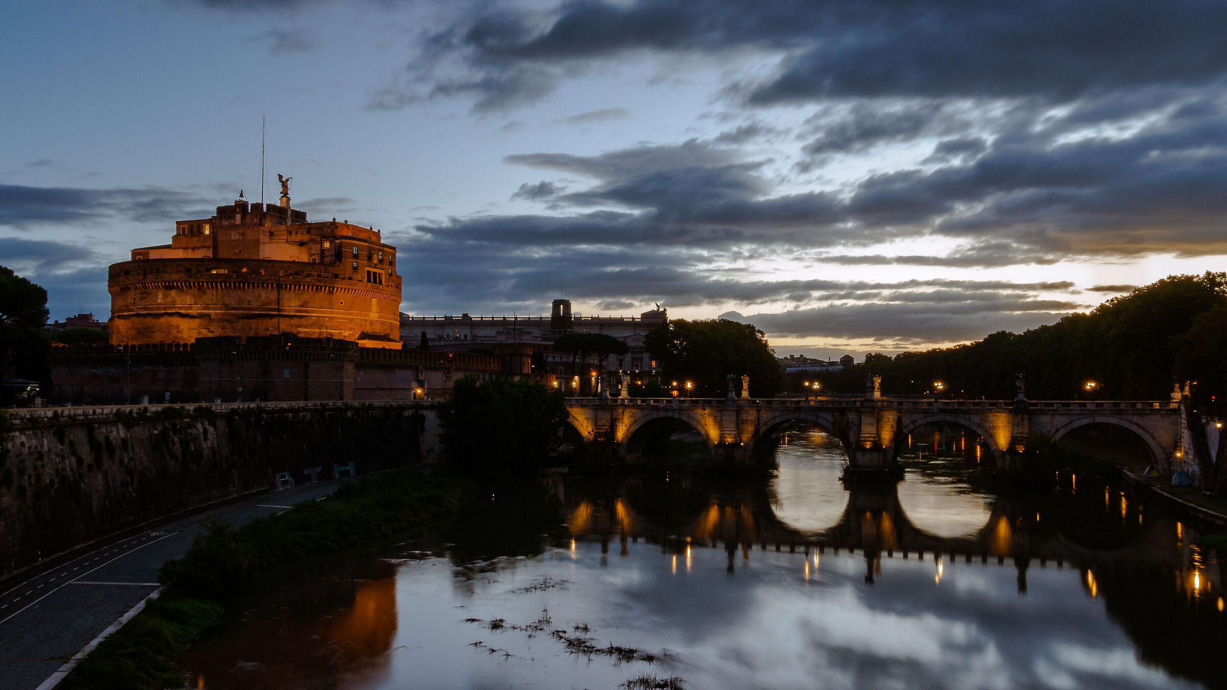 Castel Sant'Angelo and the Tiber ...