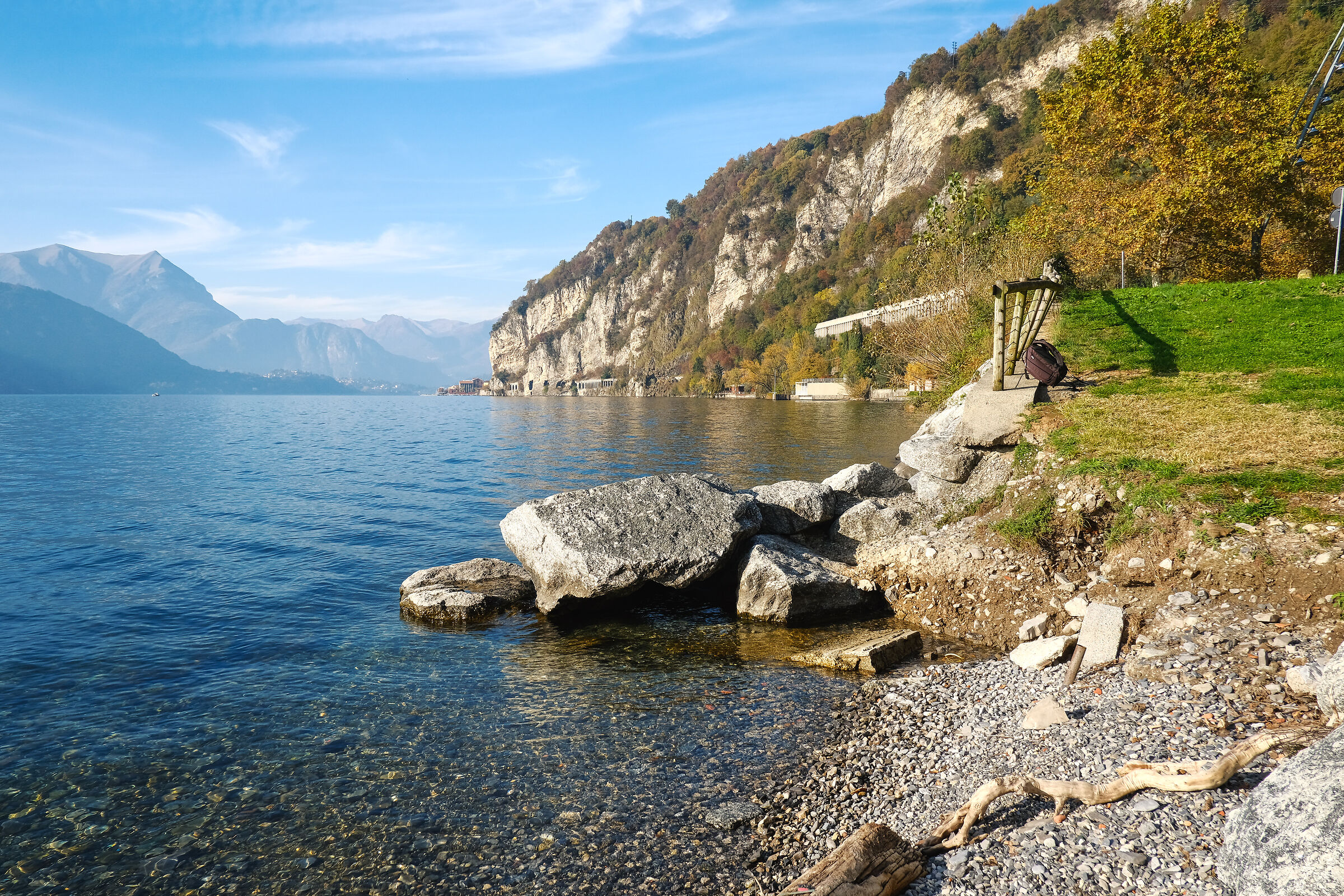 Olcio - Lake Como, small wanderers...