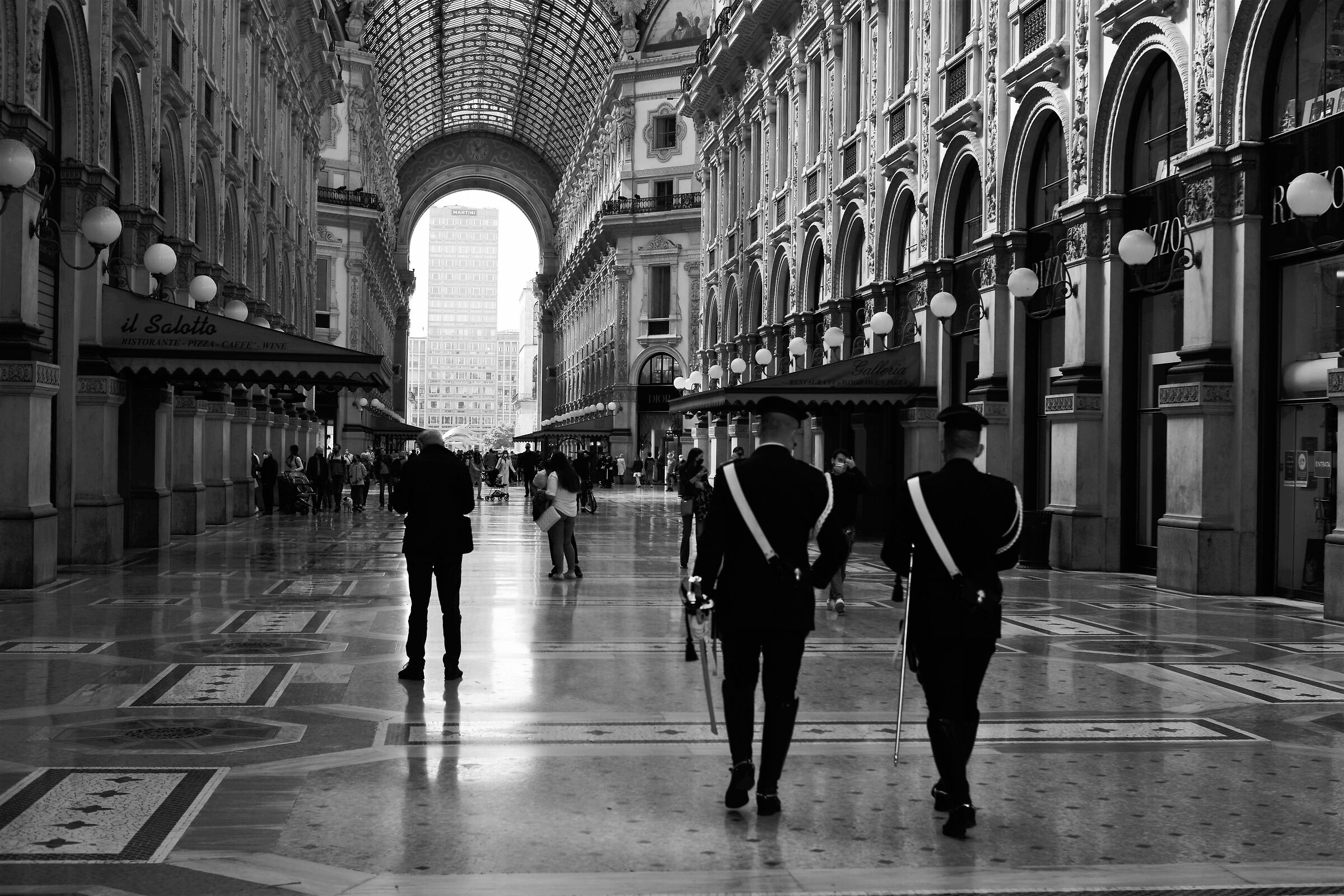 Carabinieri in Galleria...