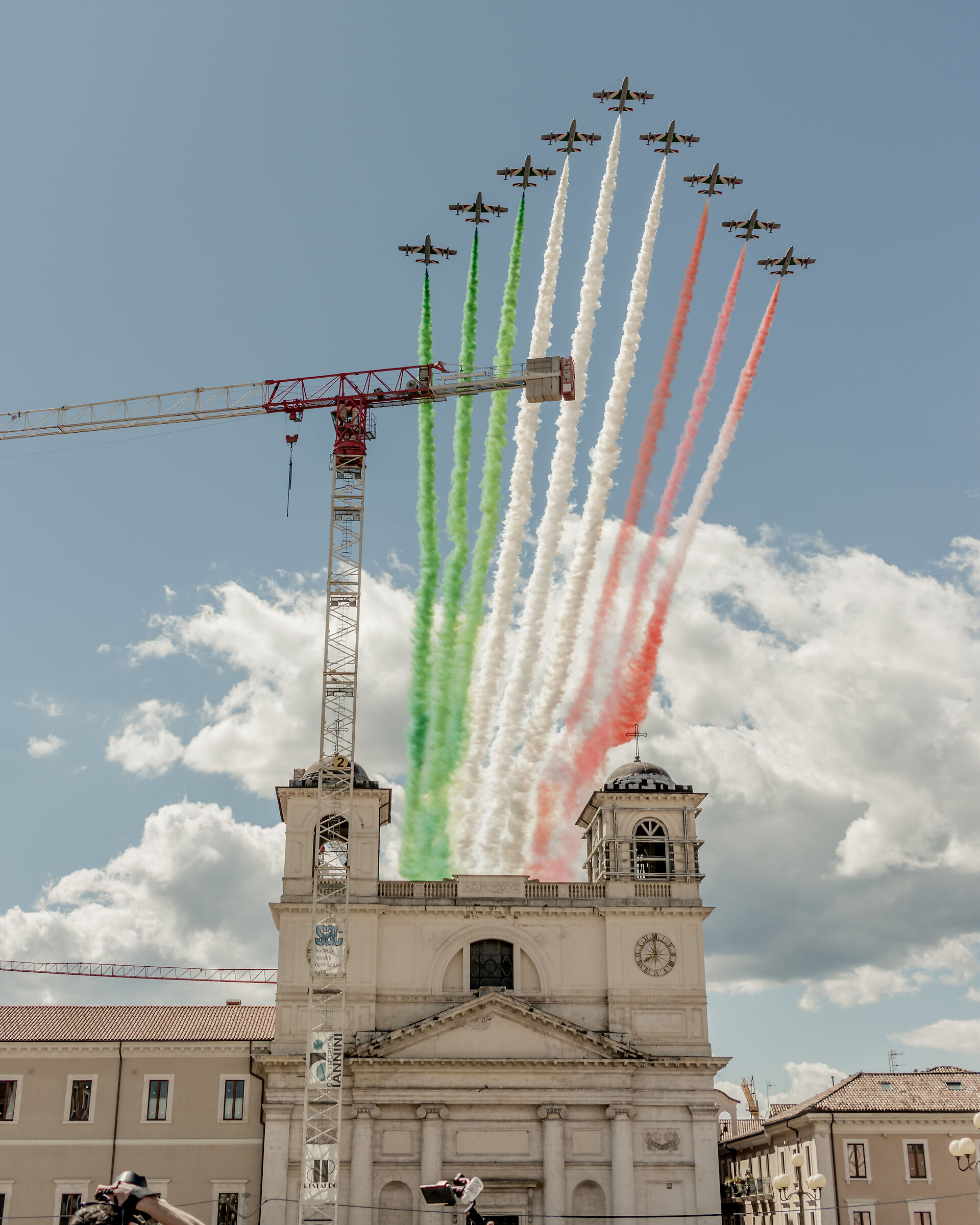 Frecce Tricolori sul Duomo, L'Aquila...
