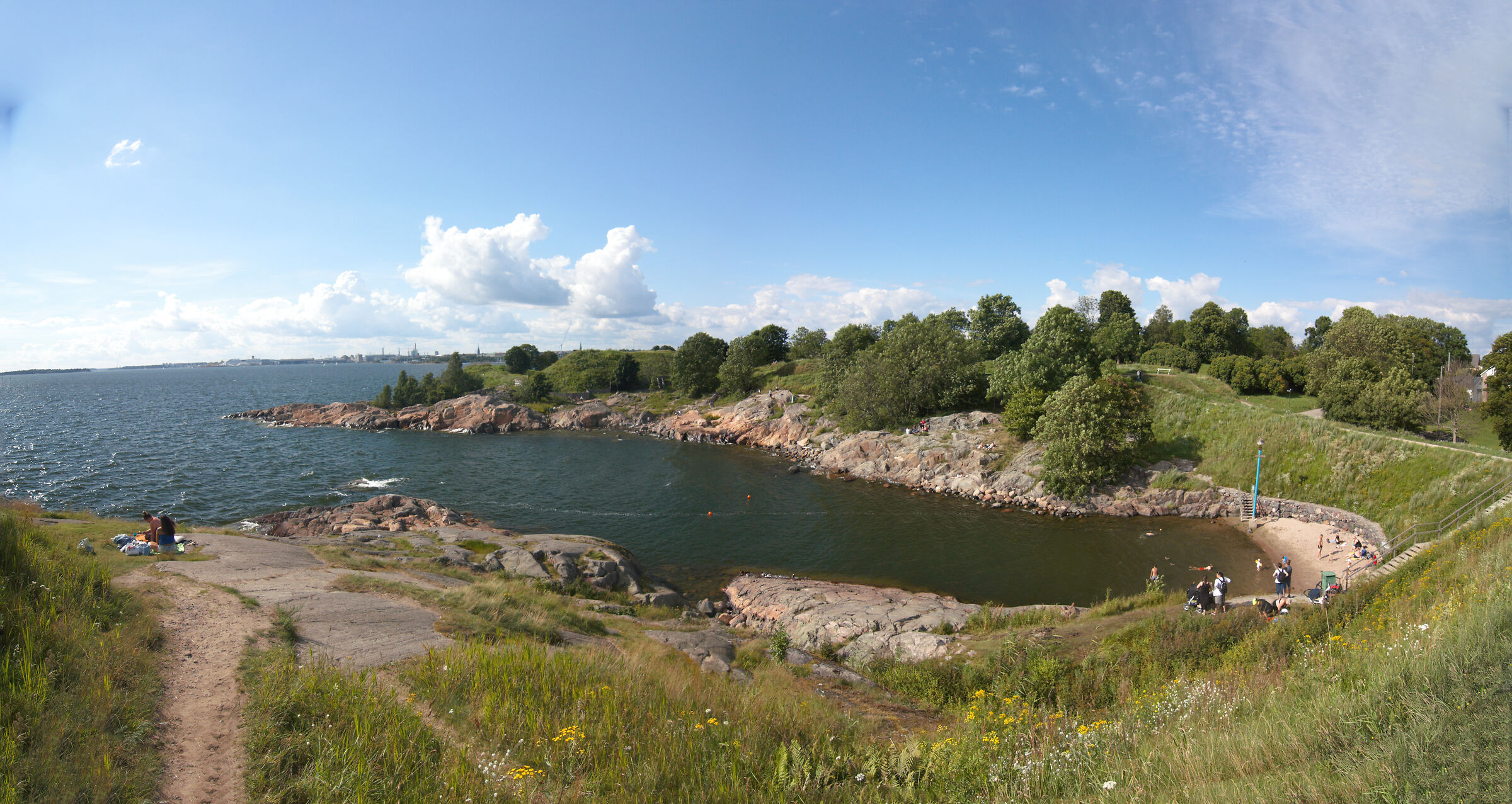 Overview 1 - SUOMENLINNA - A fortress on the water...