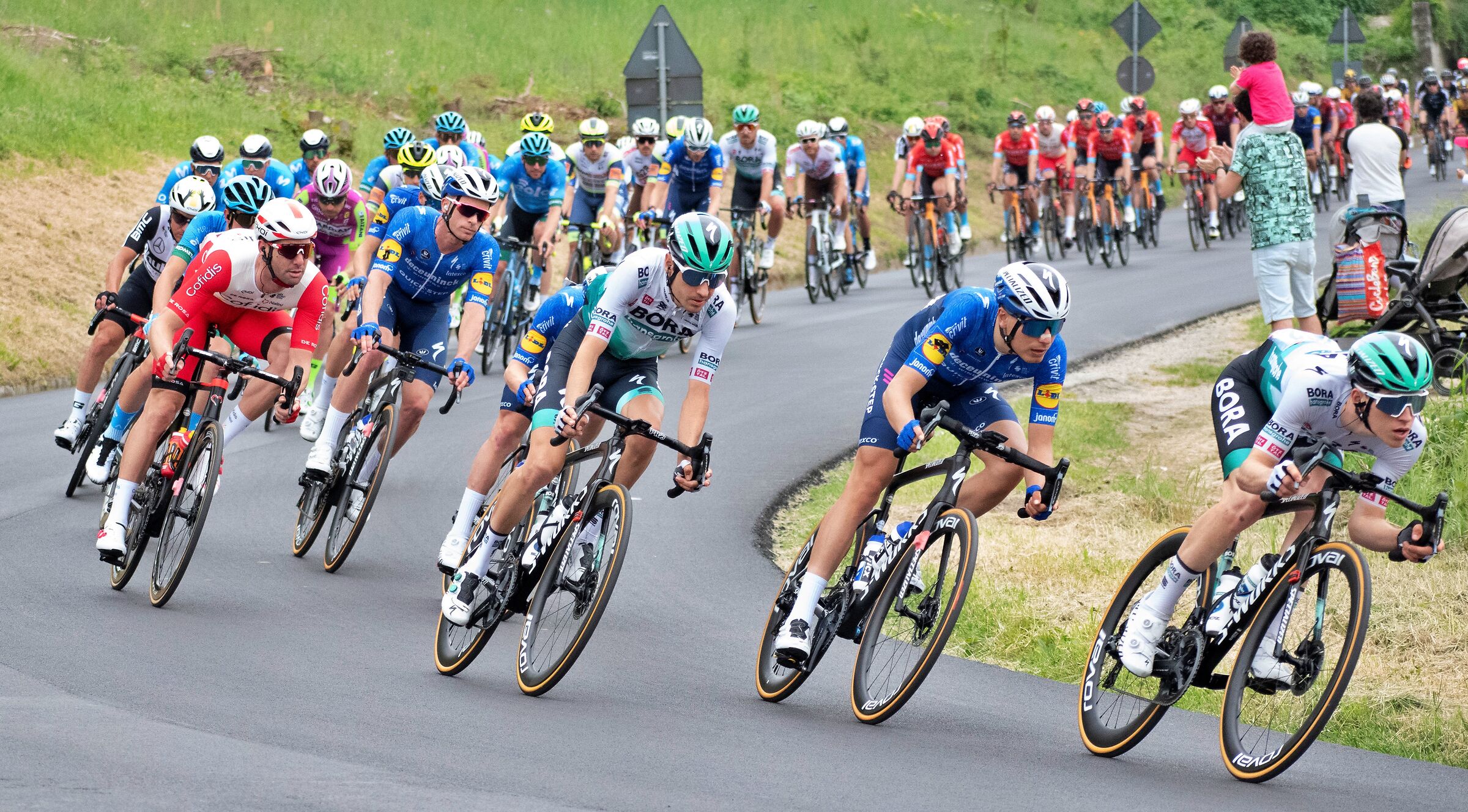 Giro D'Italia 2021 2° tappa_ gruppo...