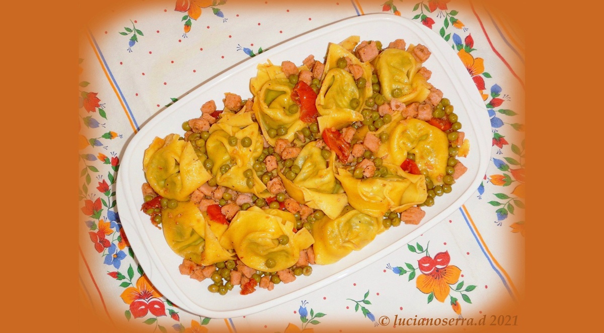 Tortelloni stuffed with pushes and ricotta...