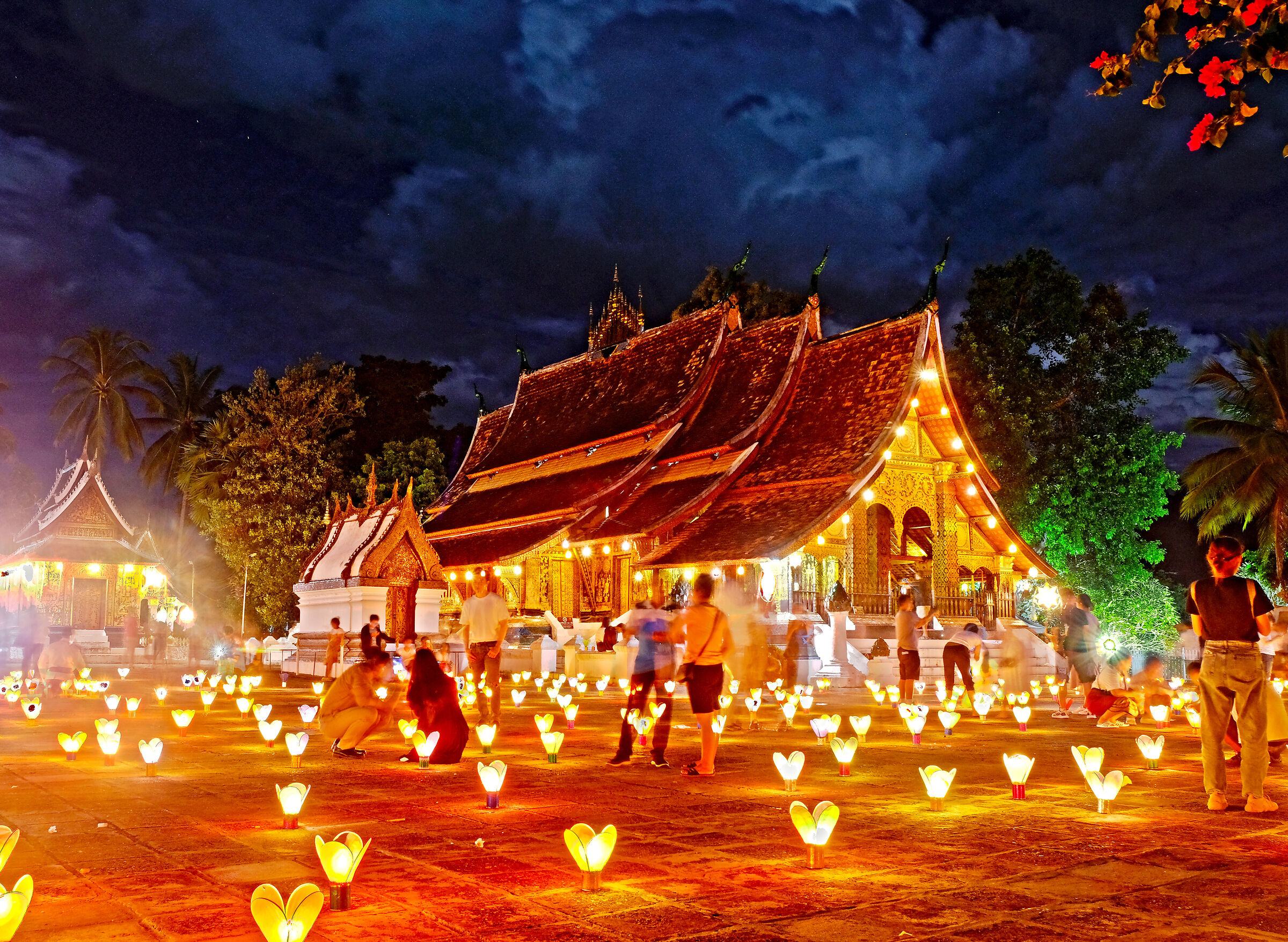 Wat Xiengthong during Light festival...