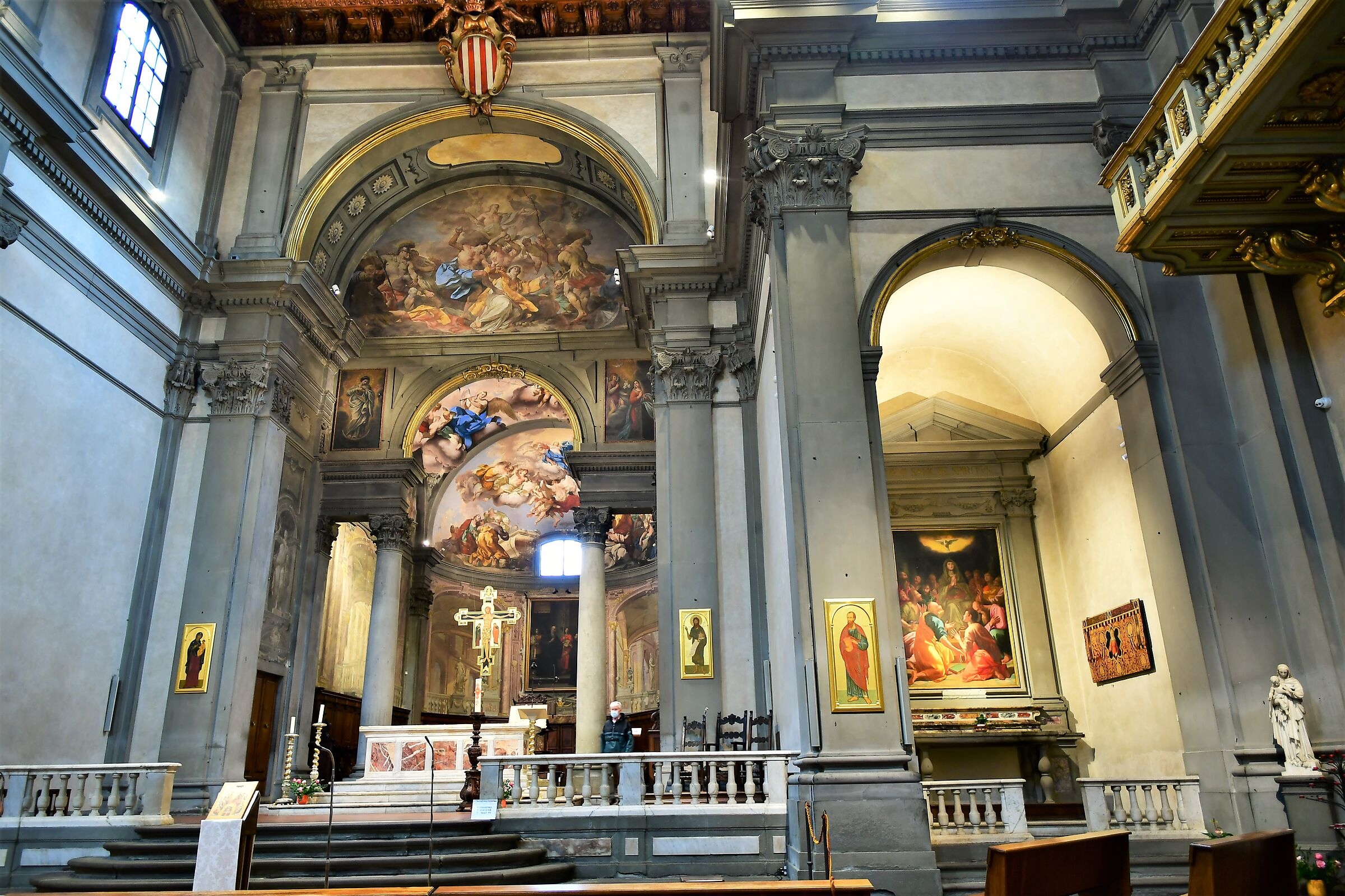 church of the Florentine abbey, the altar....