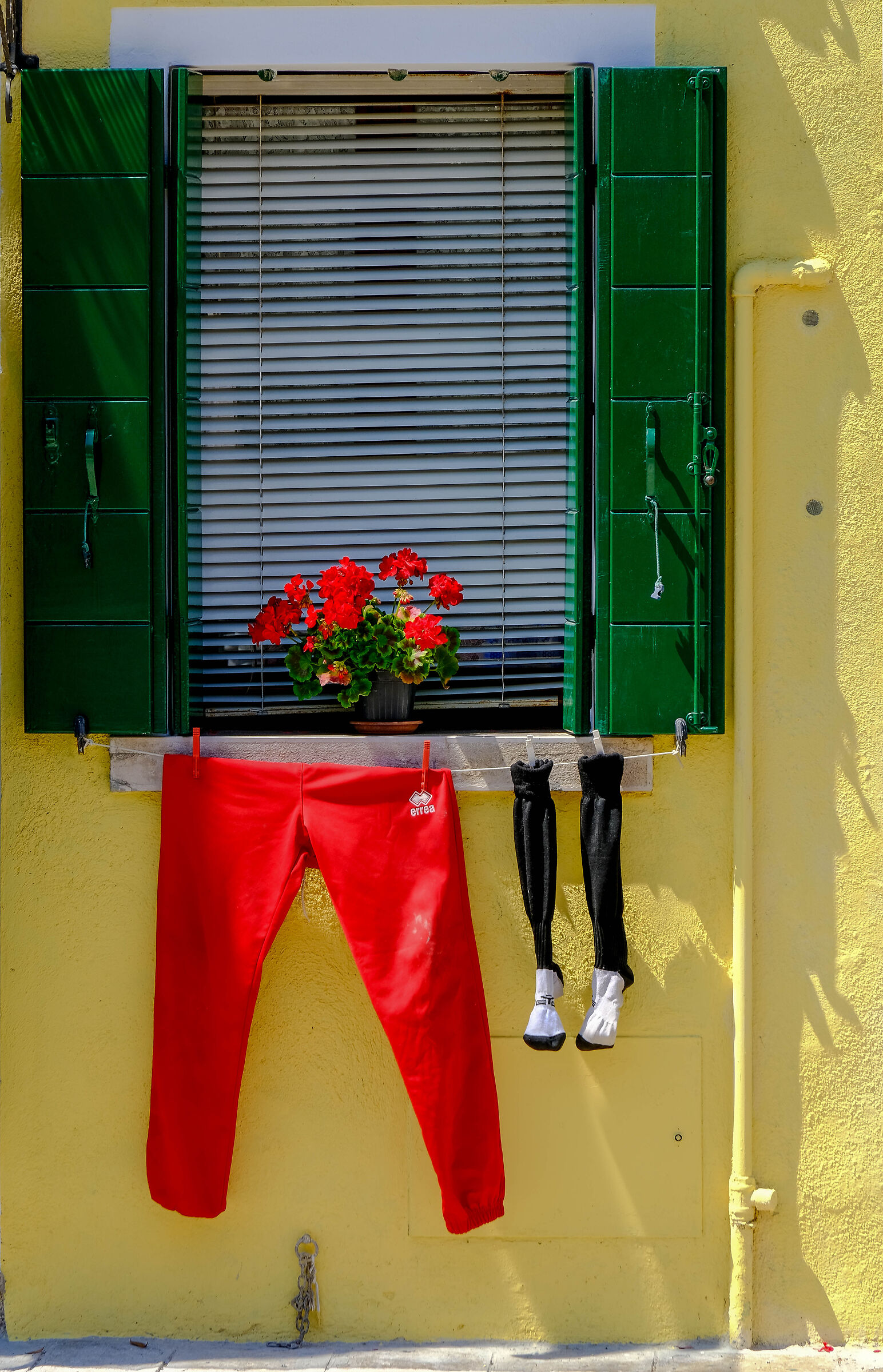 Burano, glimpse with cloths...