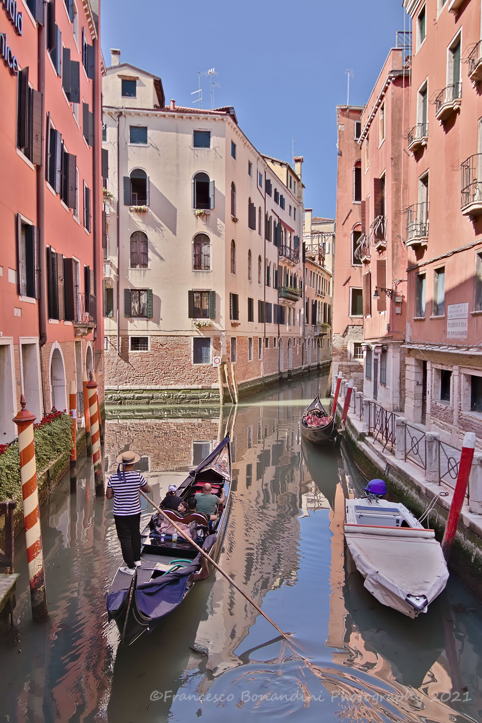 Venetian glimpse...