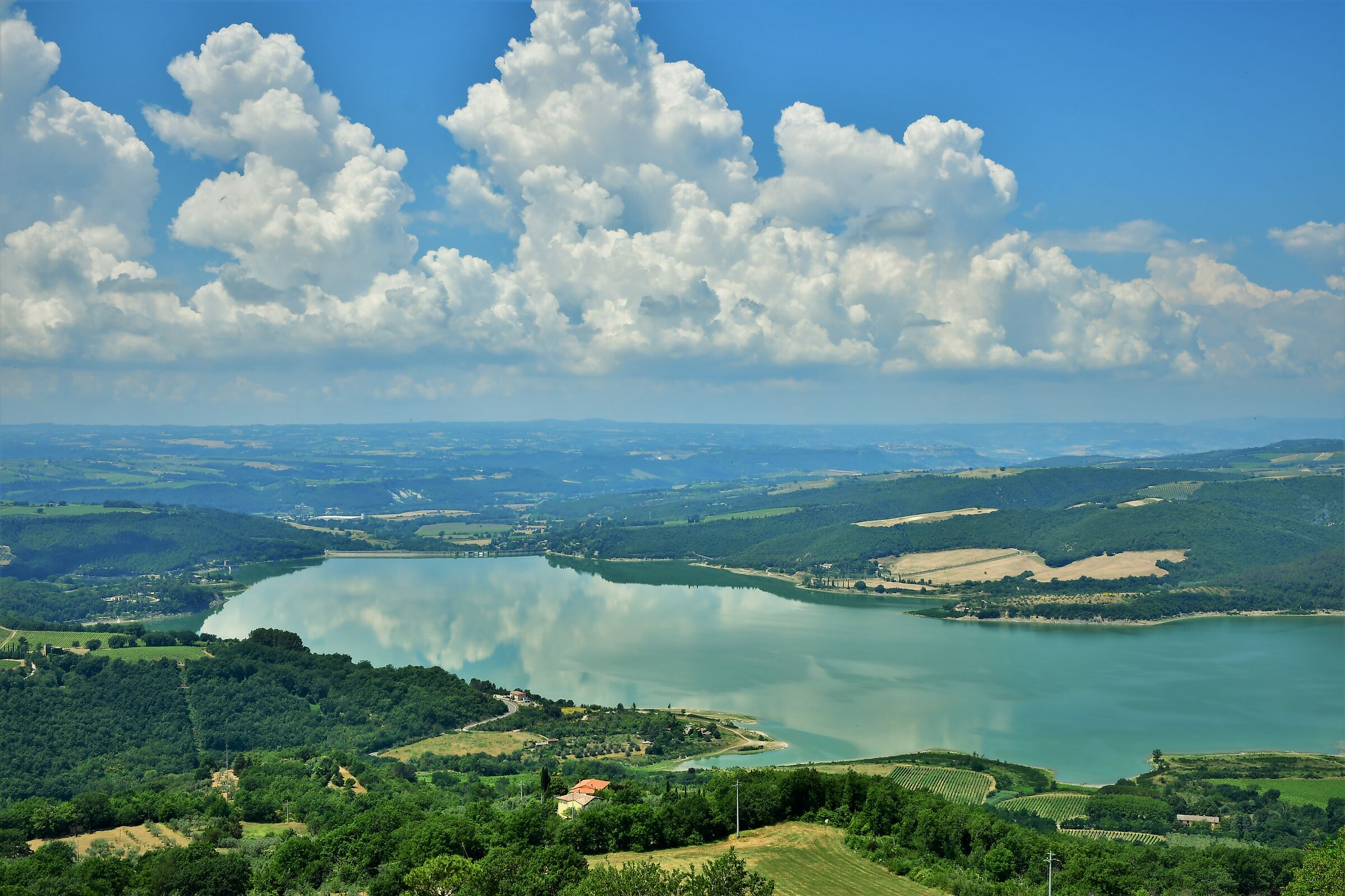 Lago di Corbara in Umbria...