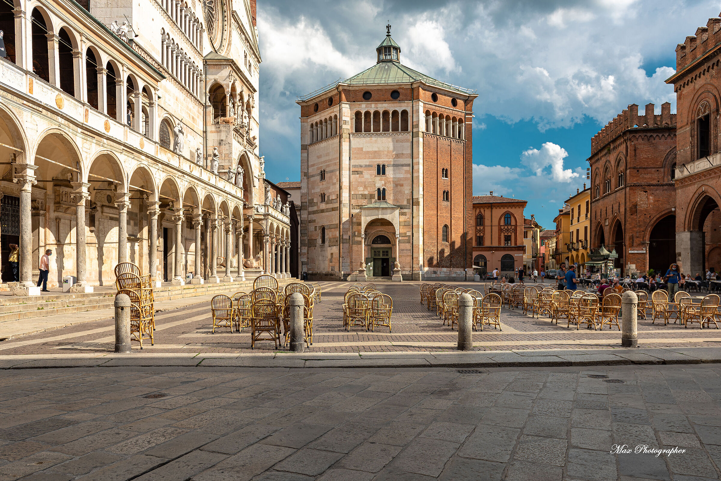 Cremona Piazza del Duomo...