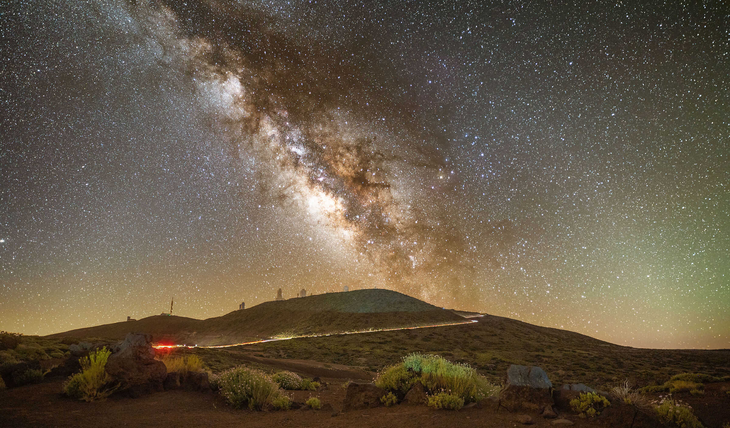 tracked blended  Milky Way over astrofisic de Canarias...
