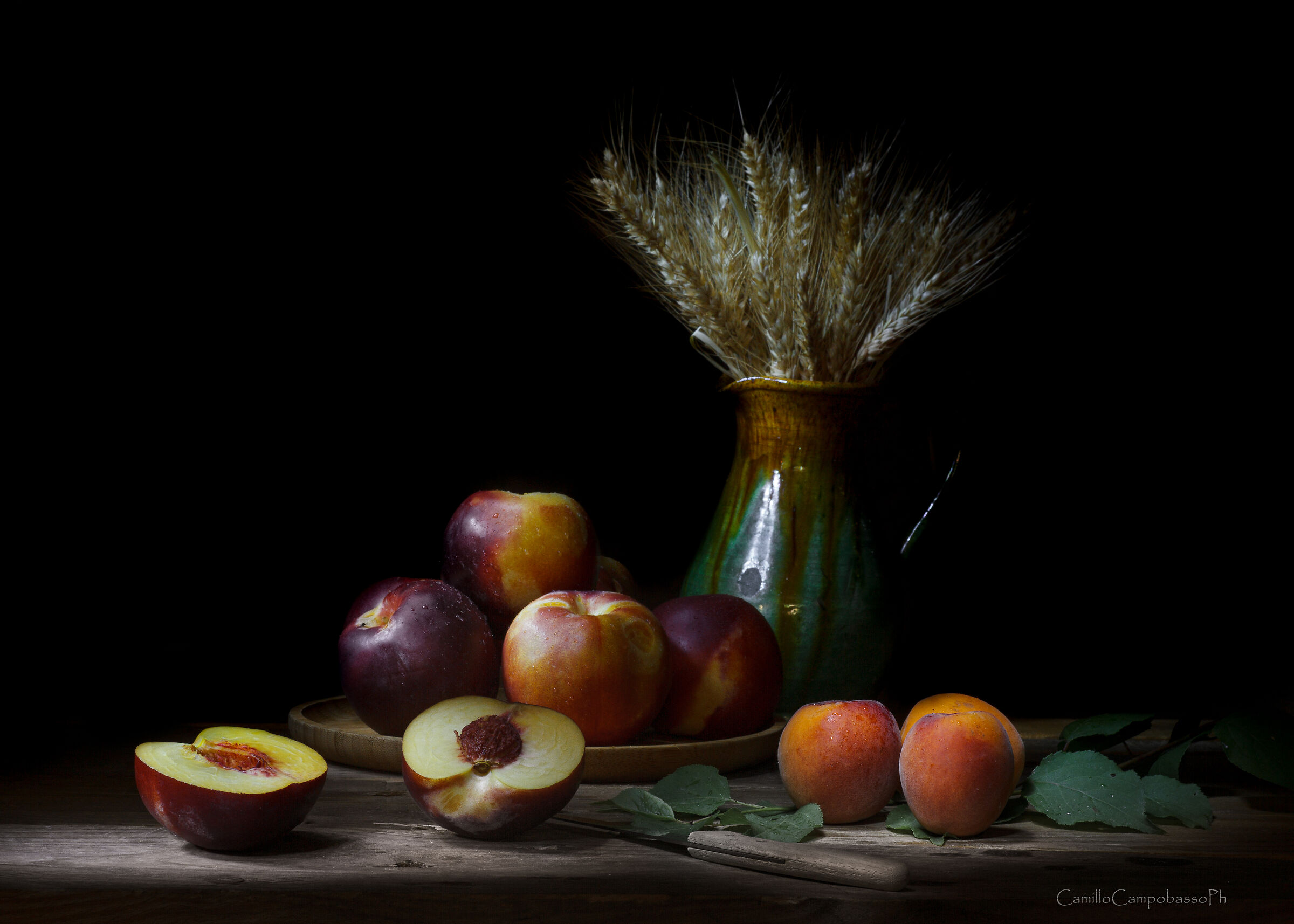Peaches in lightpainting...