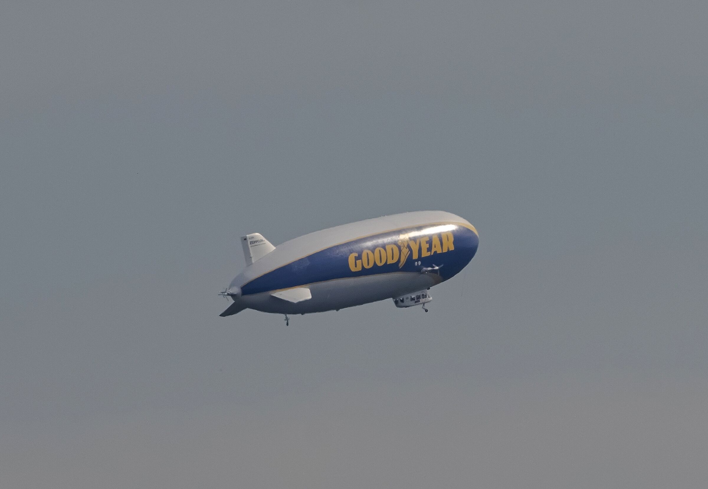  Good Year airship in flight 17/07/2021...