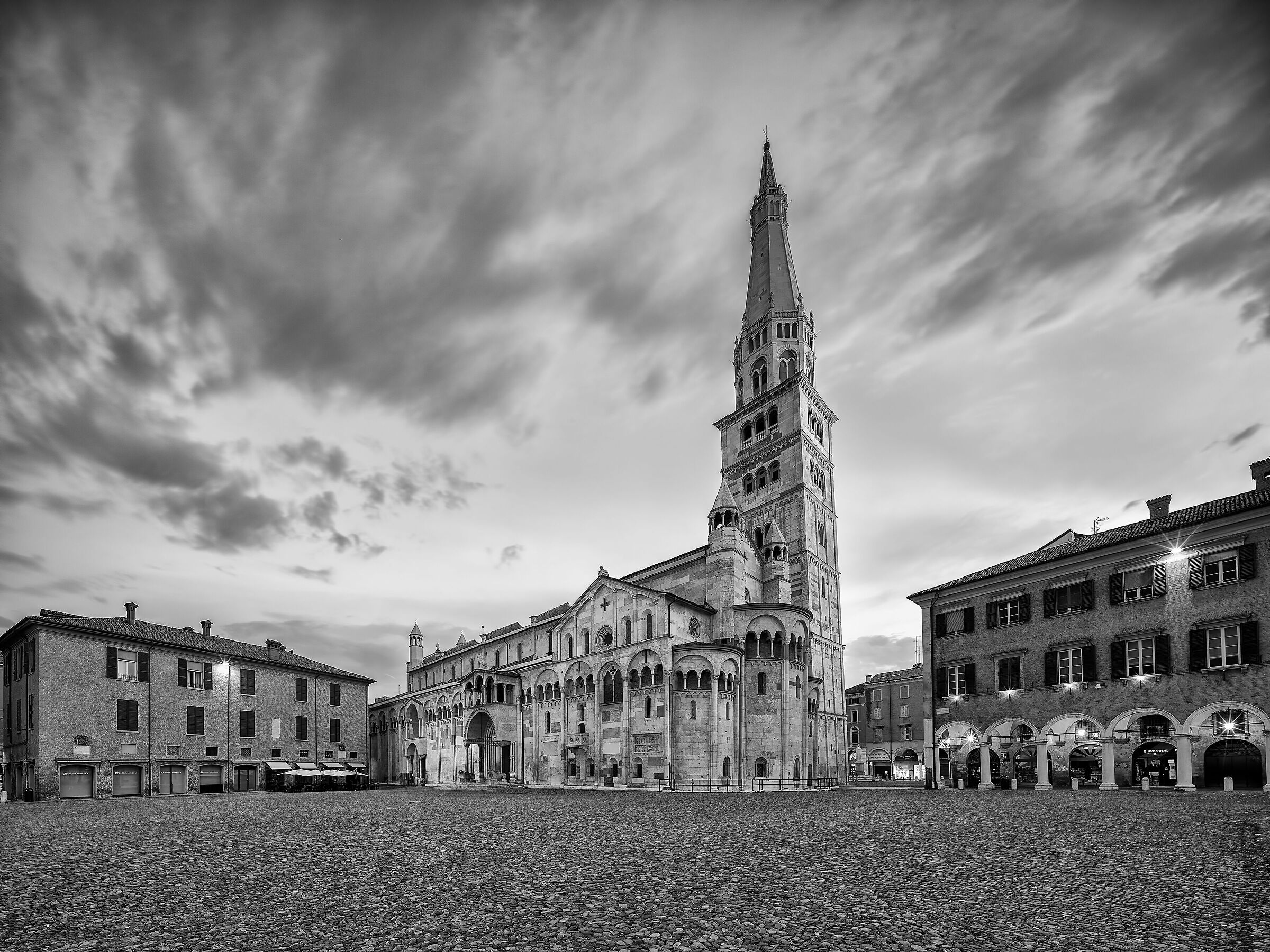 Modena - Piazza Grande...