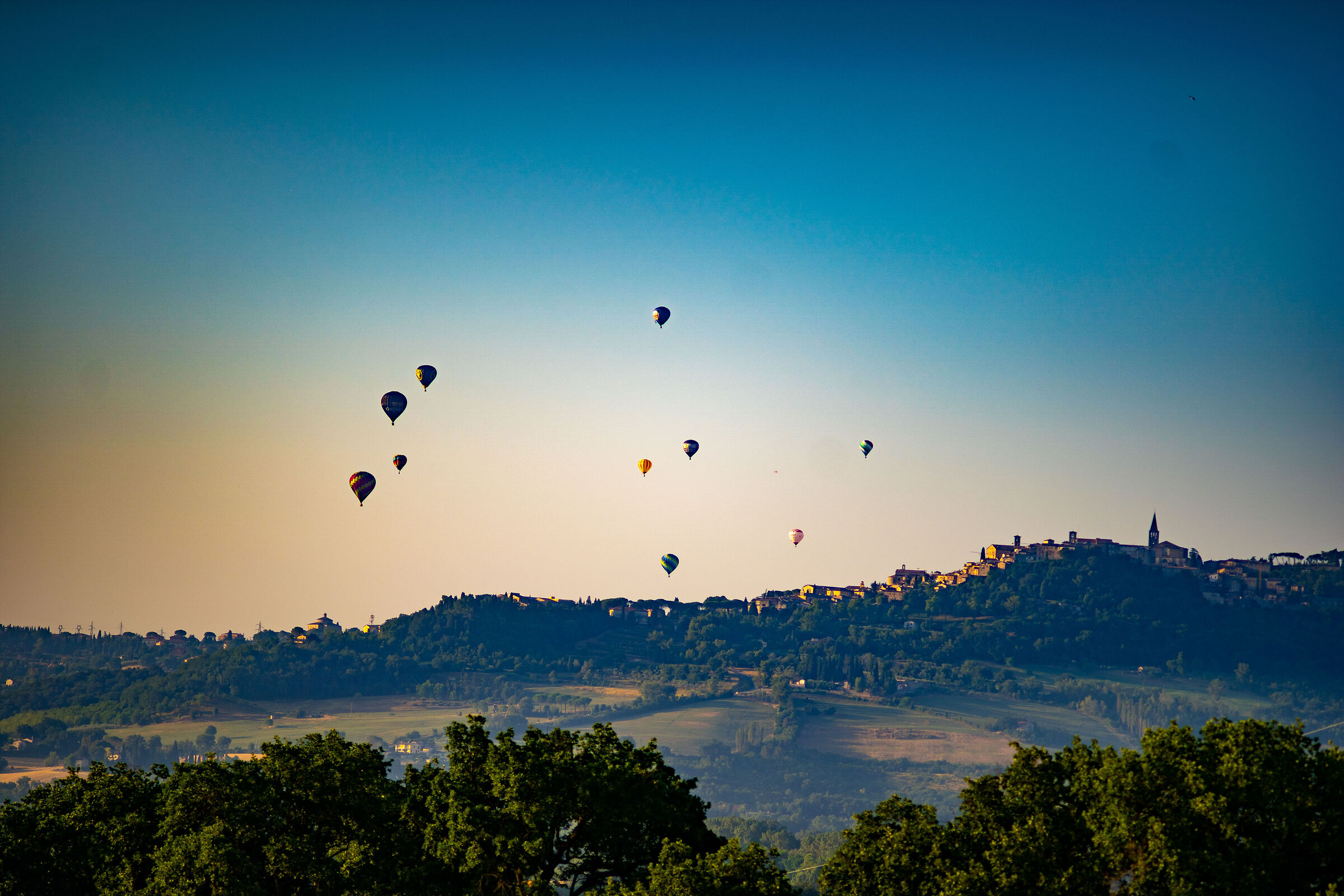 Hot air balloons on Todi...