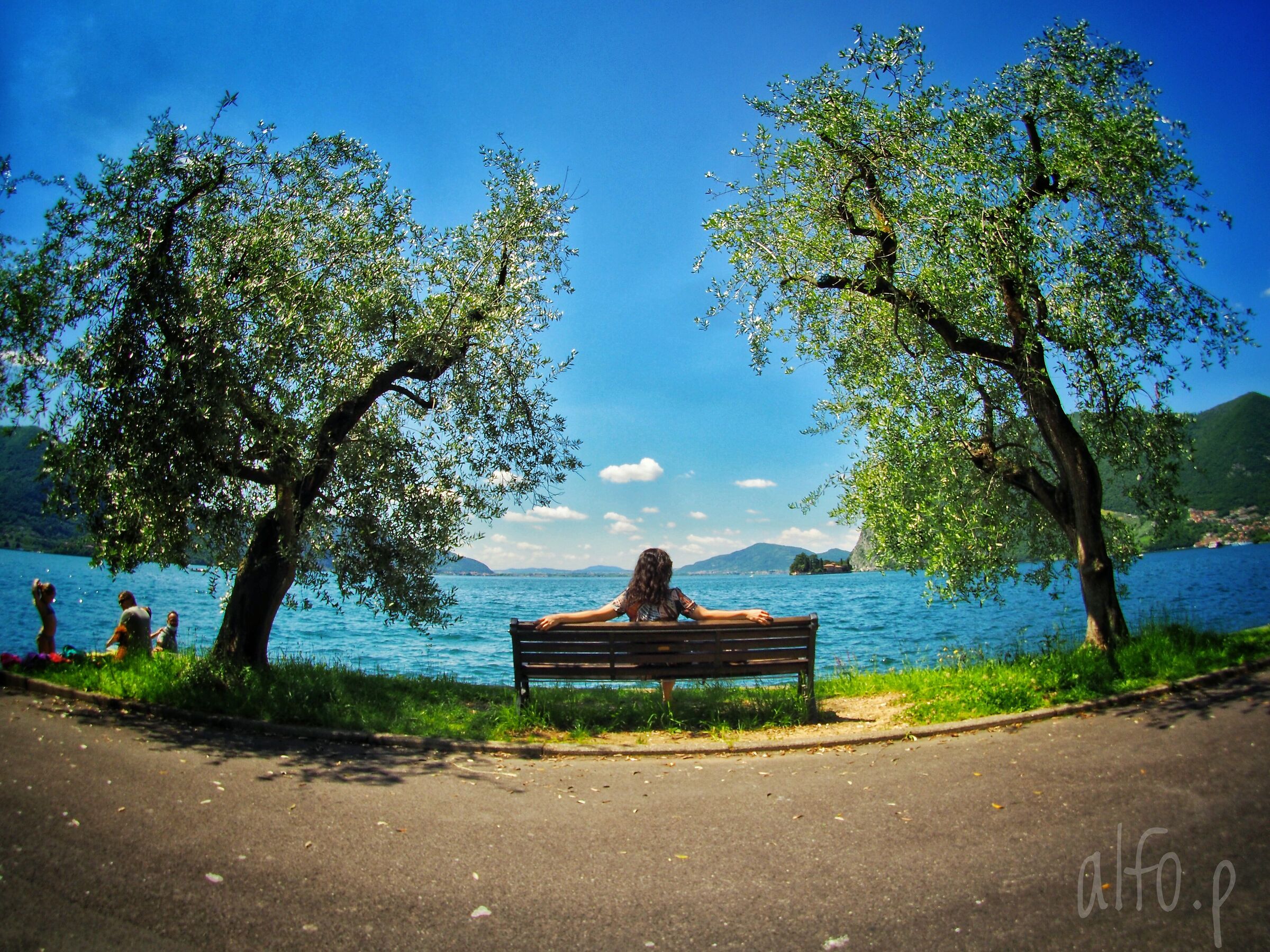 A girl, a bench and Iseo...