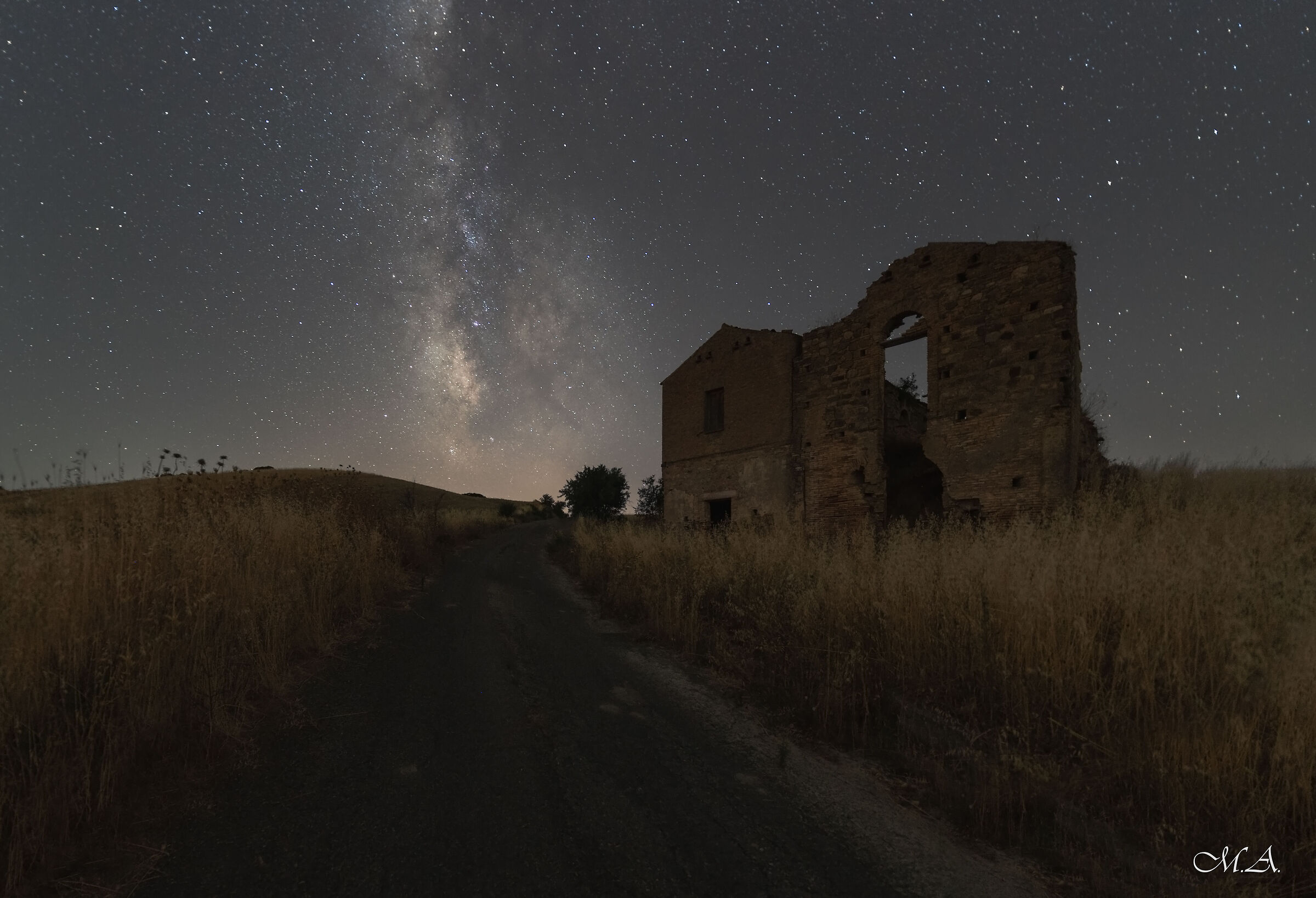 The Milky Way on the ruins...