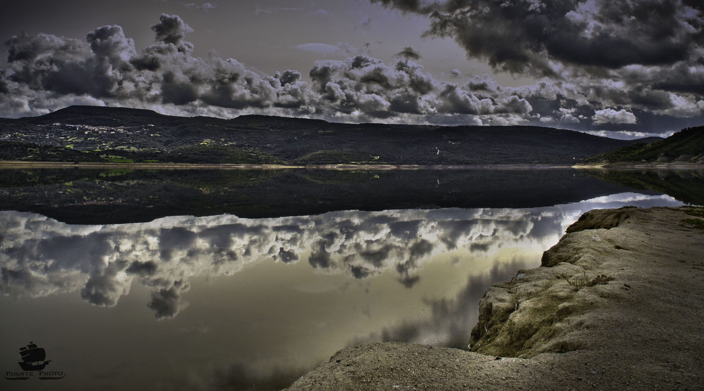 Autumn at Lake Omodeo...