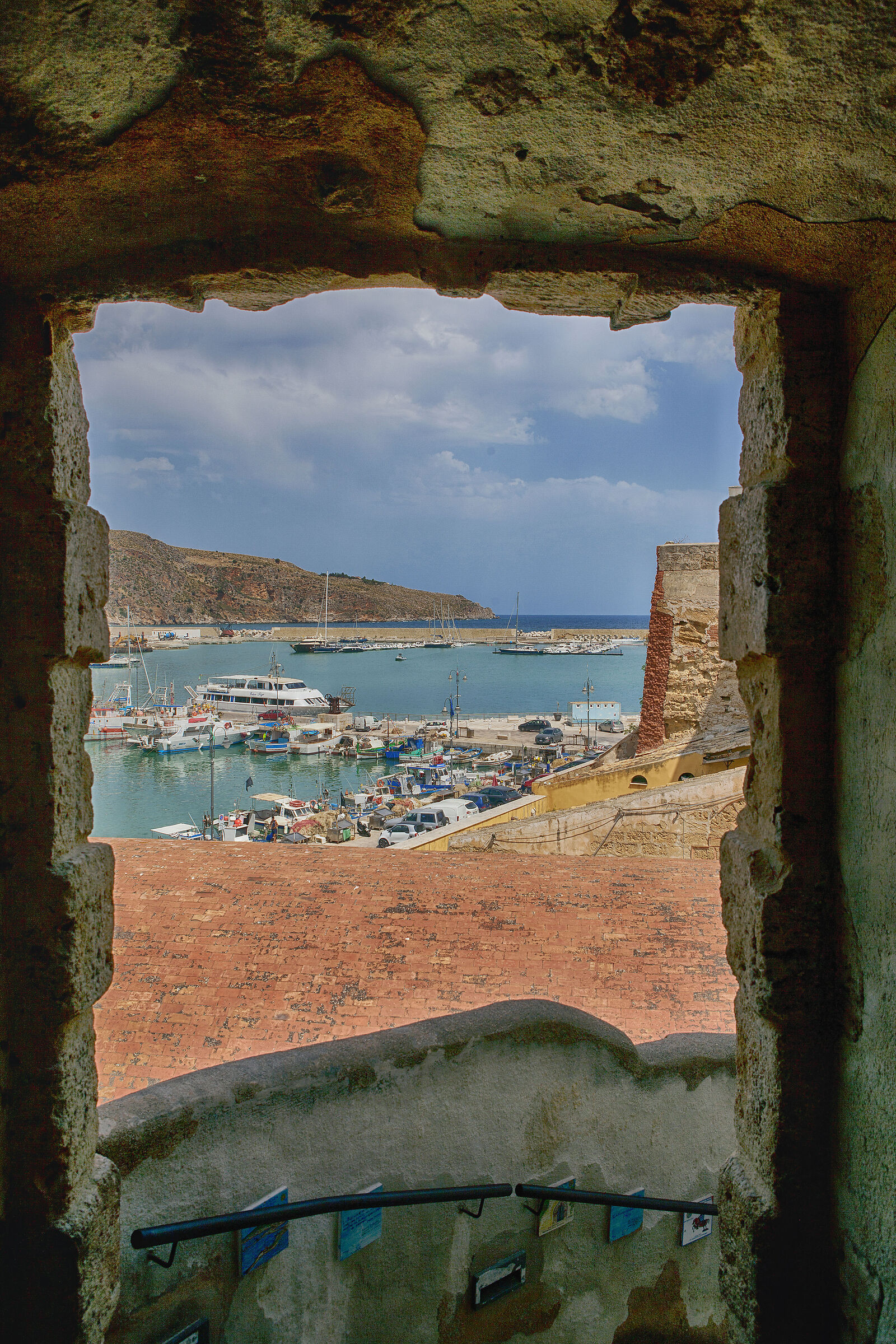 A window on the harbor...
