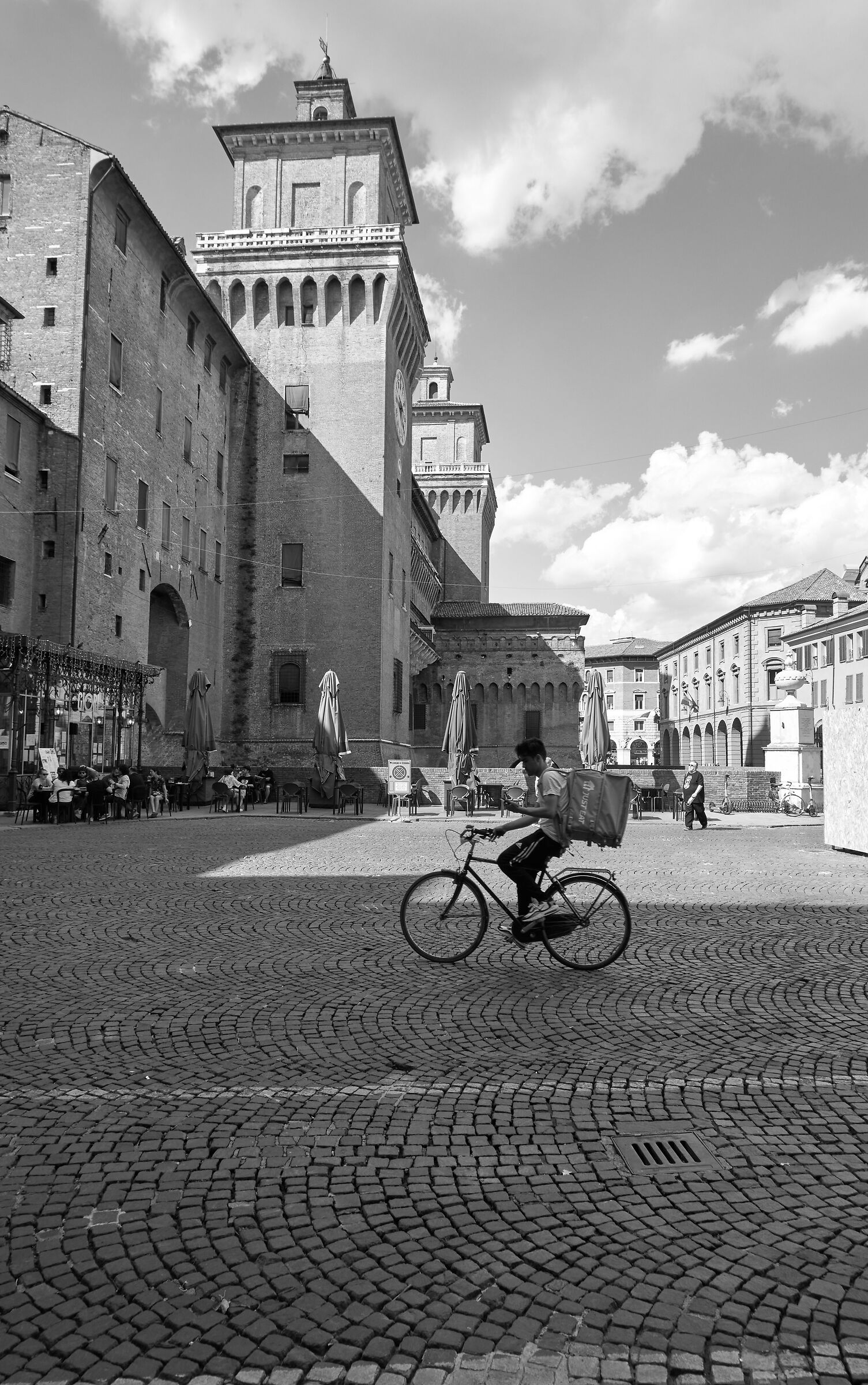Ferrara - presso Castello Estense #2...
