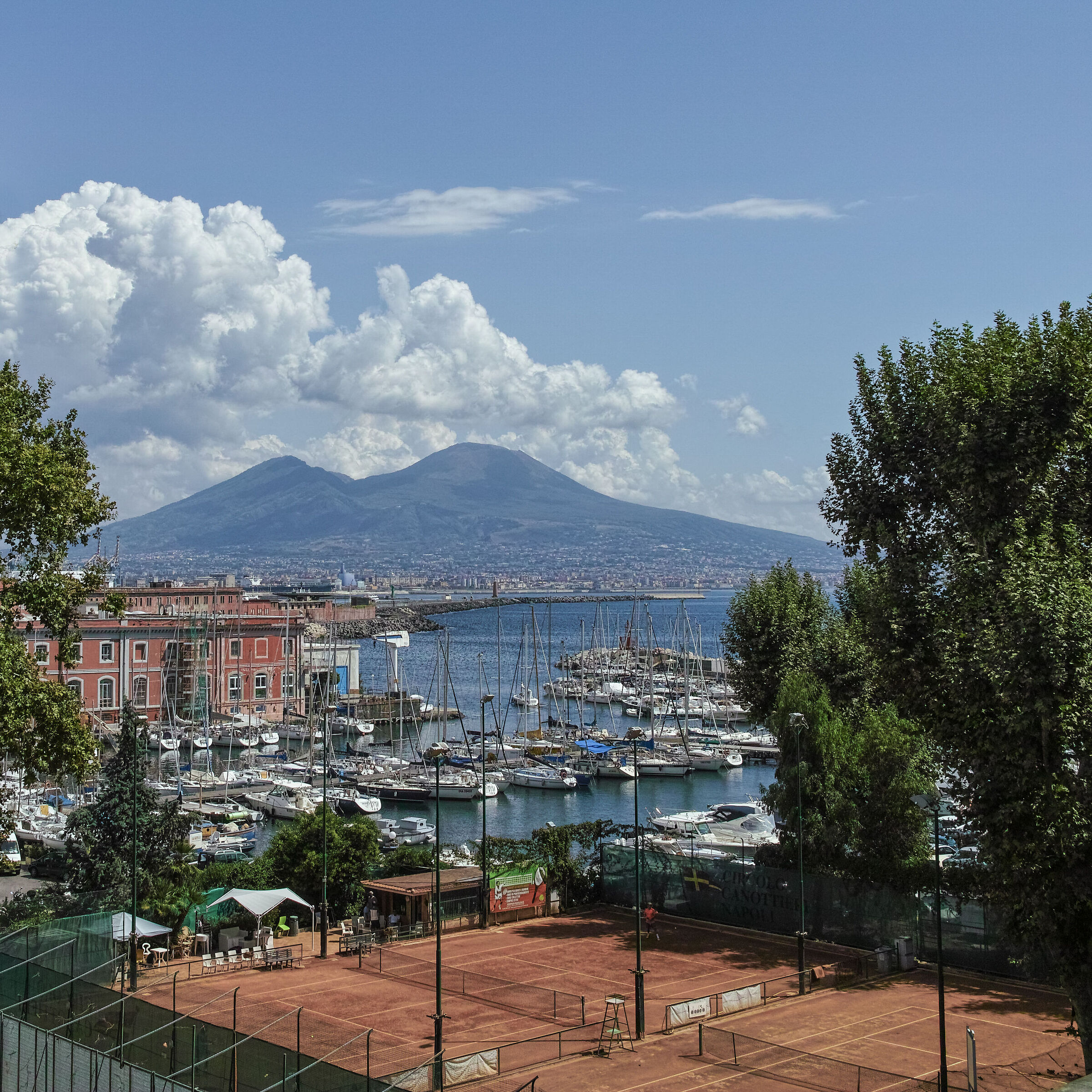 Tennis Vista mare + Vesuvio...
