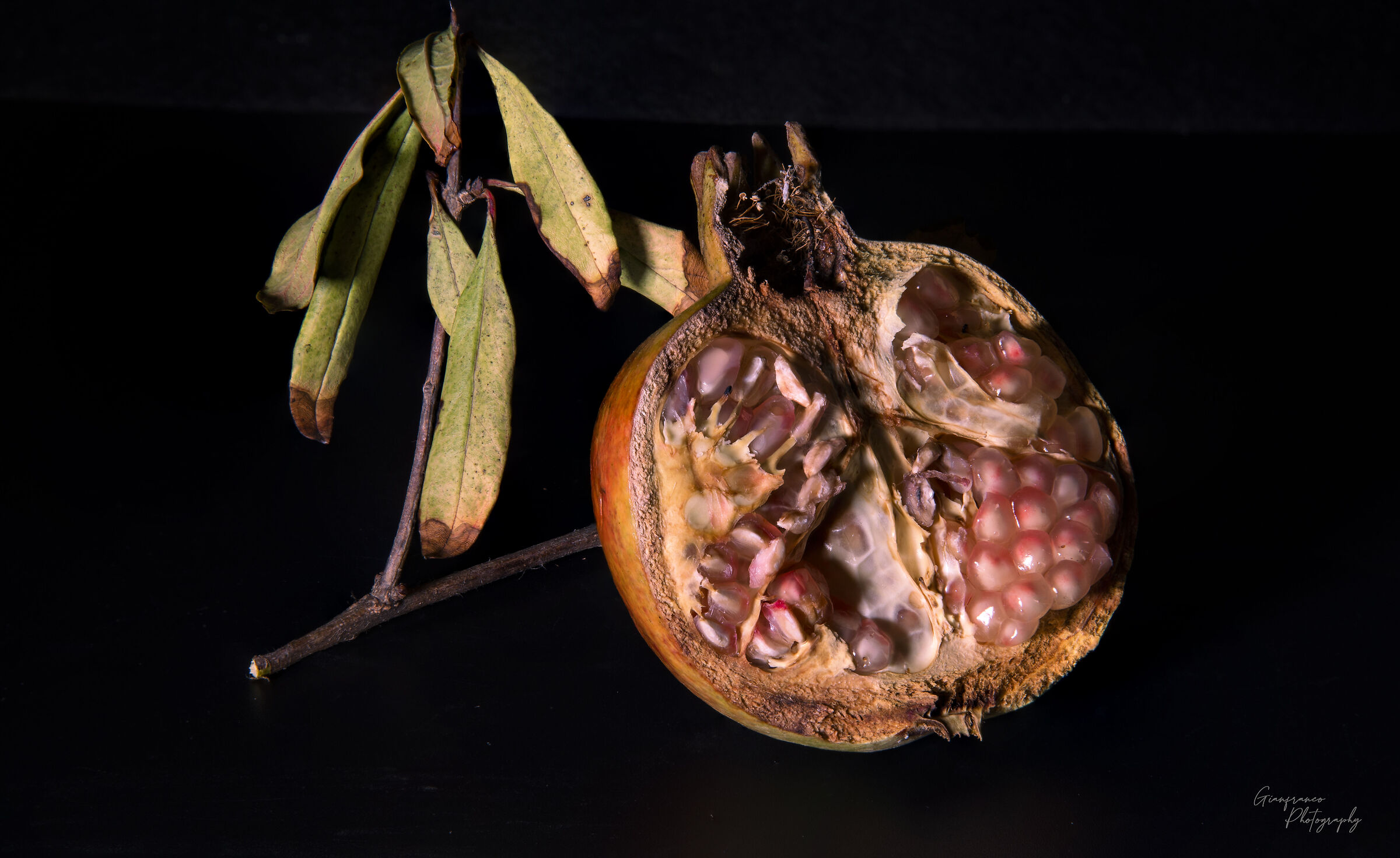 Melograno/Pomegranate fruit...